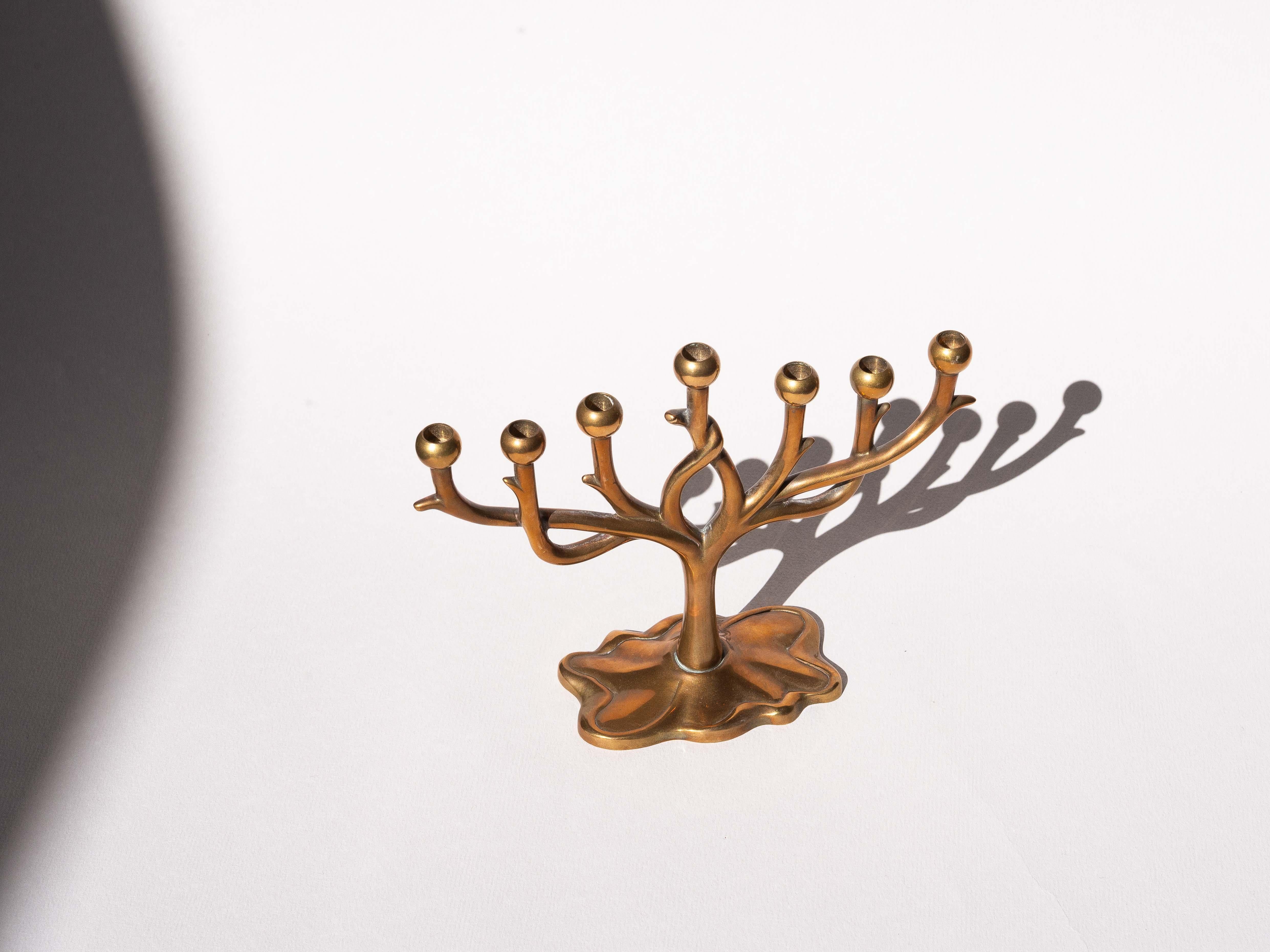 Messing Kandelaber - 7-Branch Menorah - Judaica Kerzenständer, 1970er (20. Jahrhundert) im Angebot