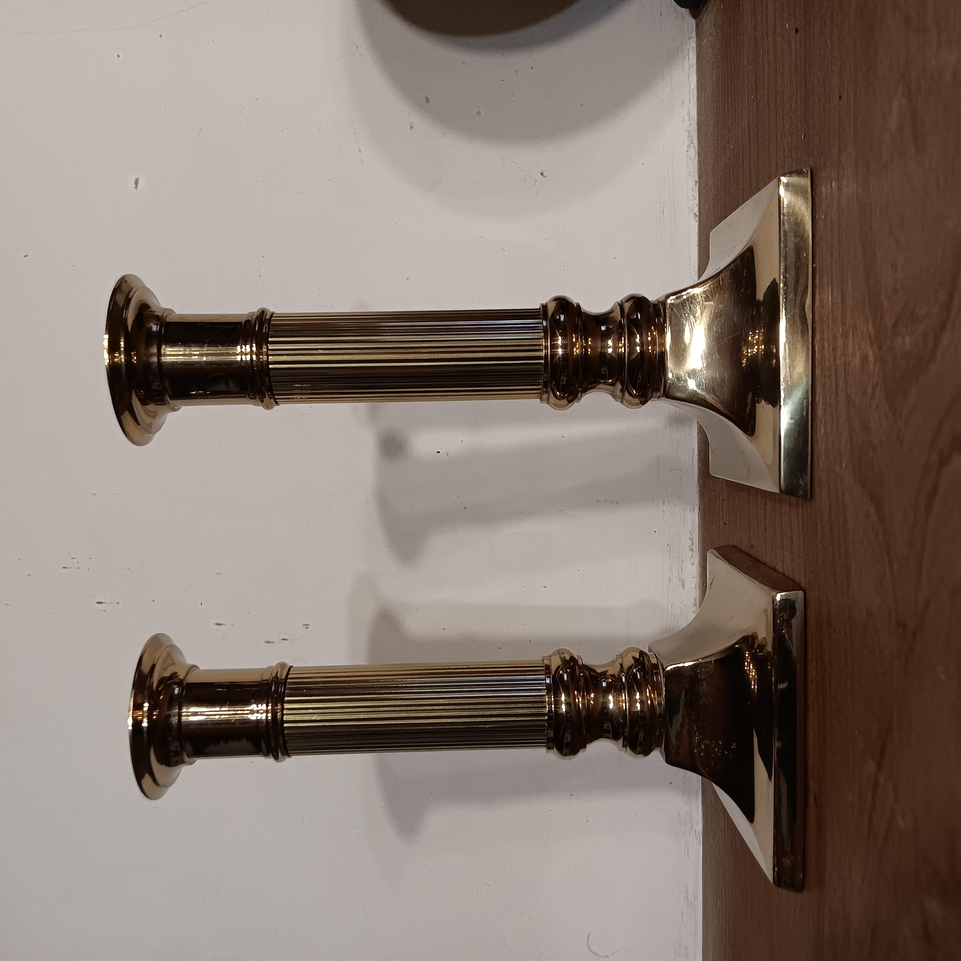 Portacandele in ottone a forma di colonna in stile Grand Tour, set In condizioni ottime in vendita a Mombuey, Zamora