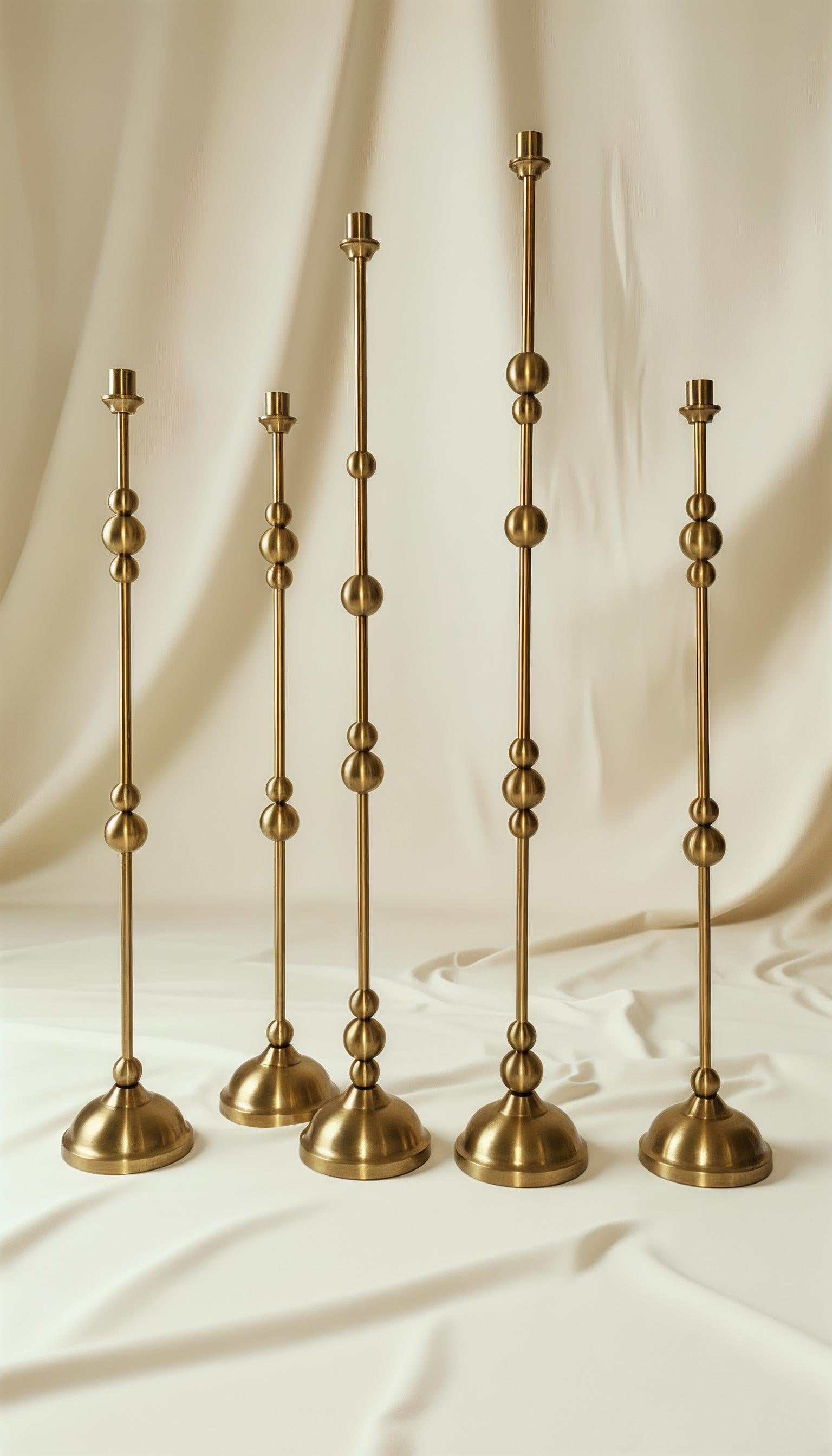 Minimaliste Bougeoir en laiton - Bougeoir sculptural tourné à la main (H 83) en vente