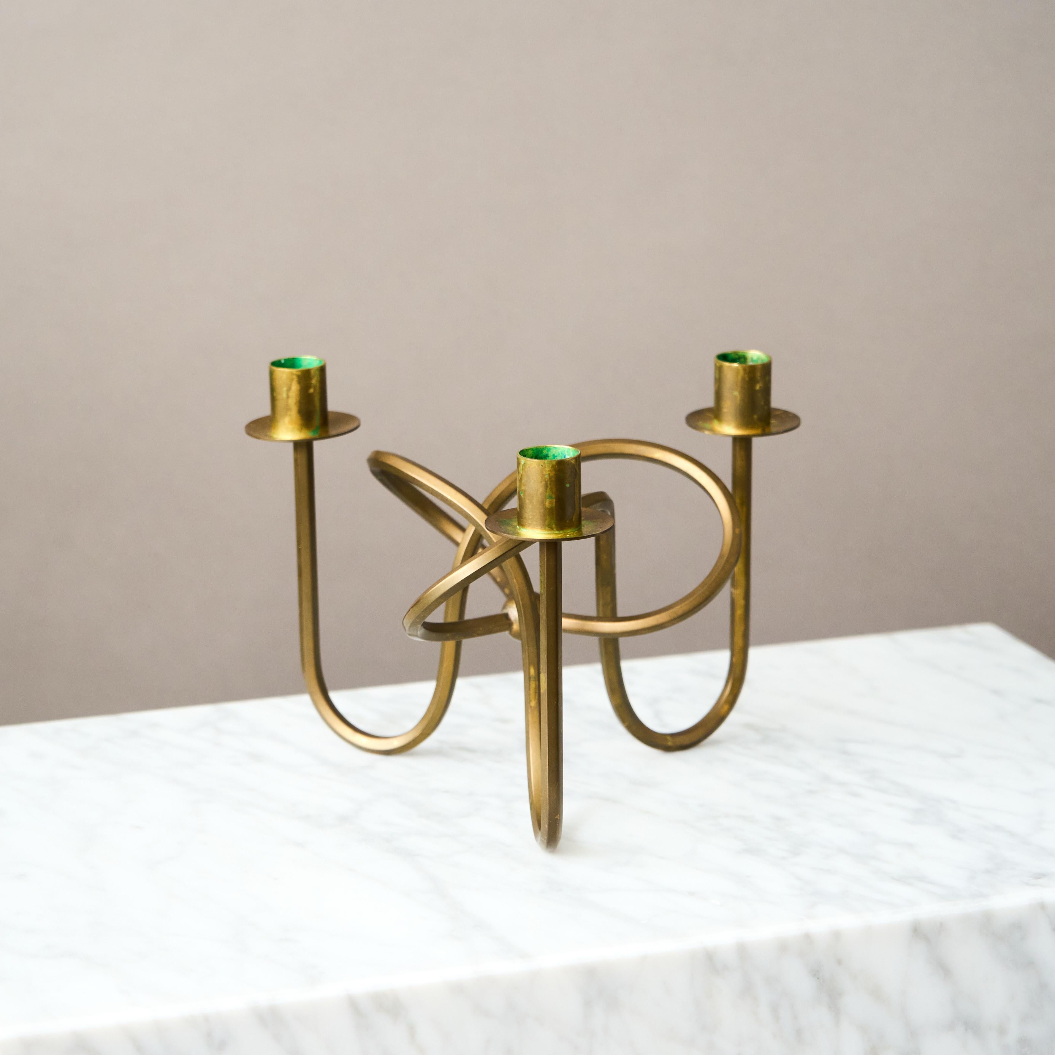 Scandinavian Modern Brass Candlestick 'Vanskapsknuten' by Josef Frank for Svenskt Tenn, Sweden, 1938 For Sale