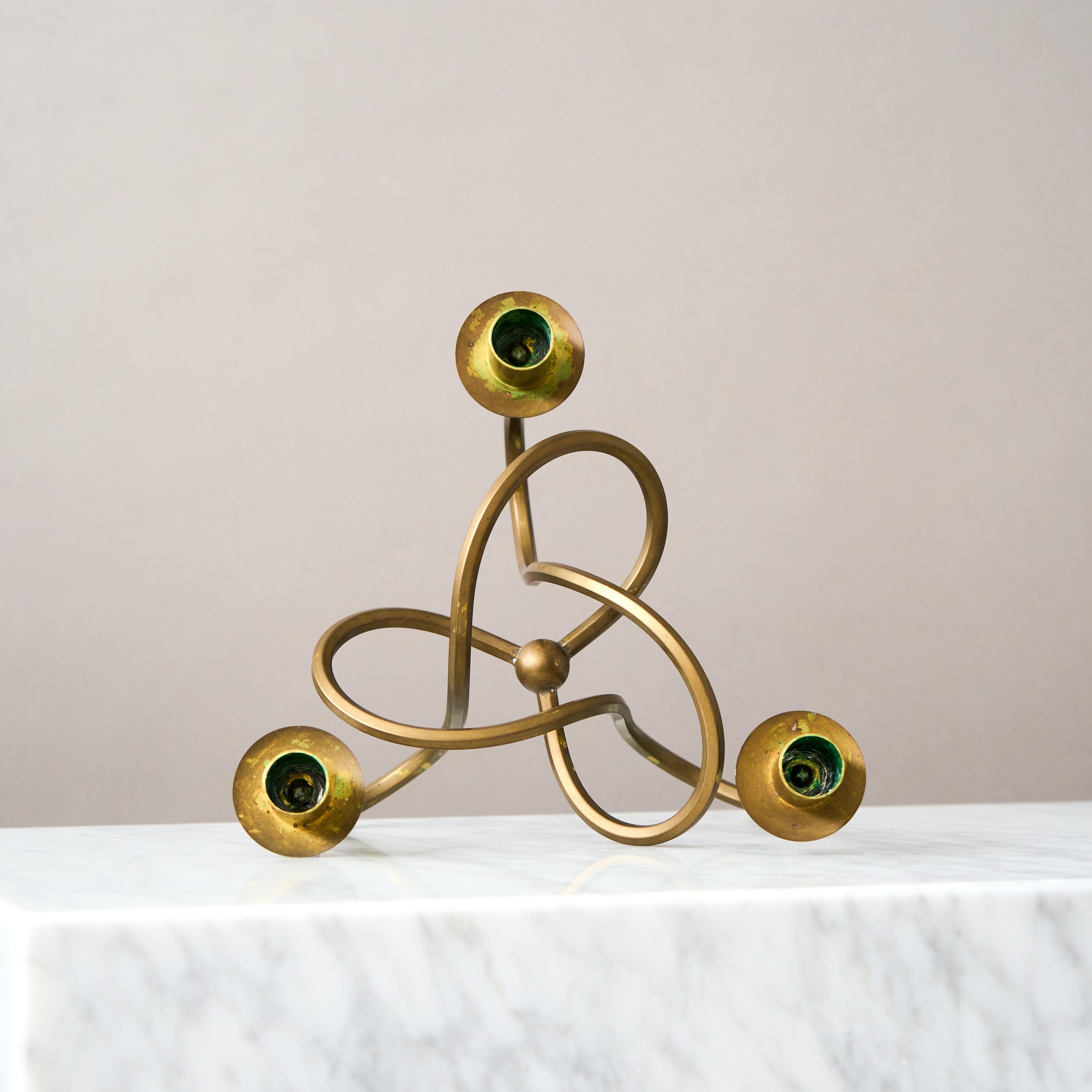 Brass Candlestick 'Vanskapsknuten' by Josef Frank for Svenskt Tenn, Sweden, 1938 In Good Condition For Sale In Malmö, SE