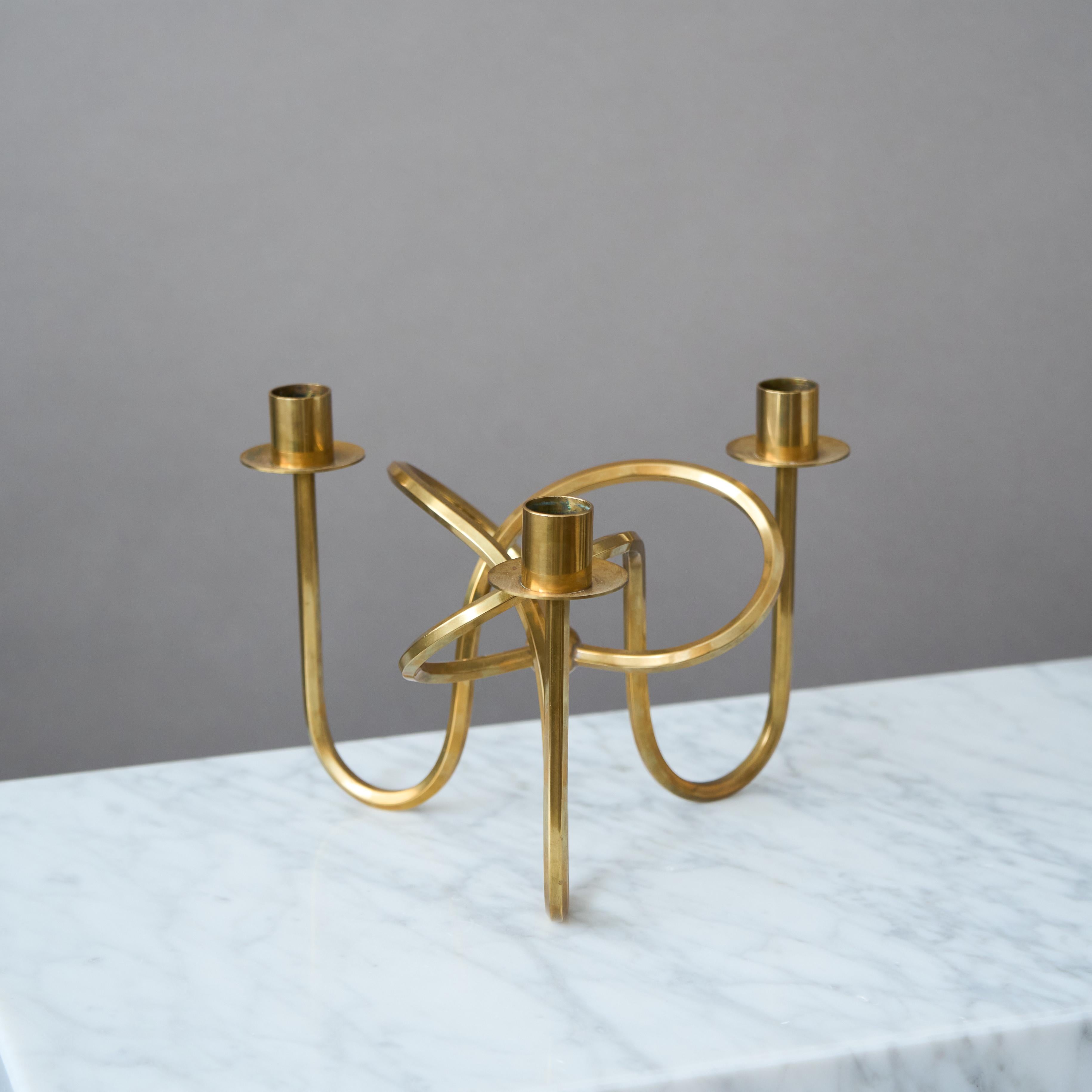 Laiton Brass Candlestick 'Vanskapsknuten' by Josef Frank for Svenskt Tenn, Sweden, 1938 en vente