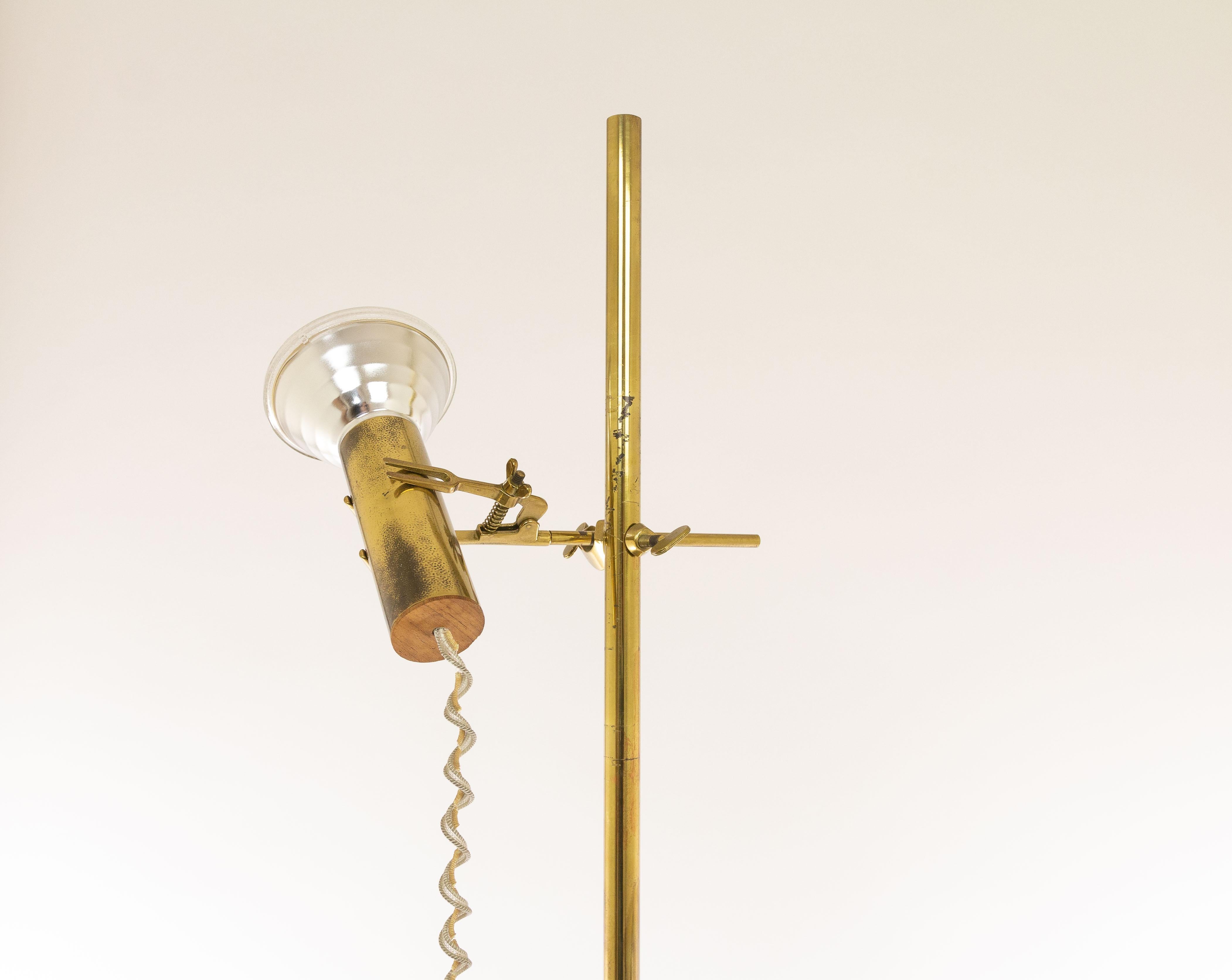 Mid-Century Modern Brass Capacio Floor Lamp by Fulvio Ferrari for Solka B, 1972 For Sale