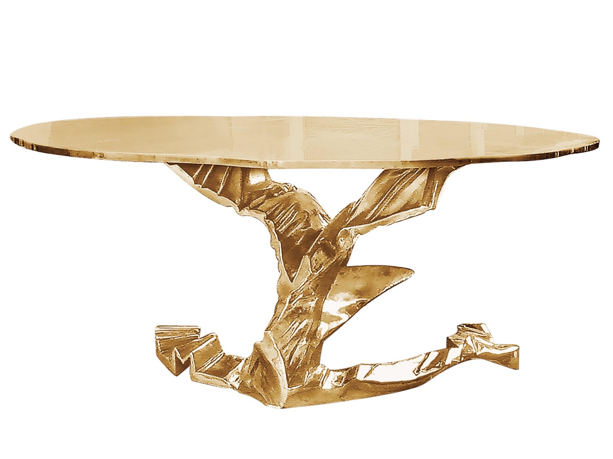 Dieser organische Tisch wurde von Hand im brutalistischen Stil geformt und hat eine 60-Zoll-Platte. Der Tisch wird aus Messing im Wachsausschmelzverfahren gegossen und ist ein wahrhaft funktionales Kunstwerk. Für jedes Stück wird eine eigene Form