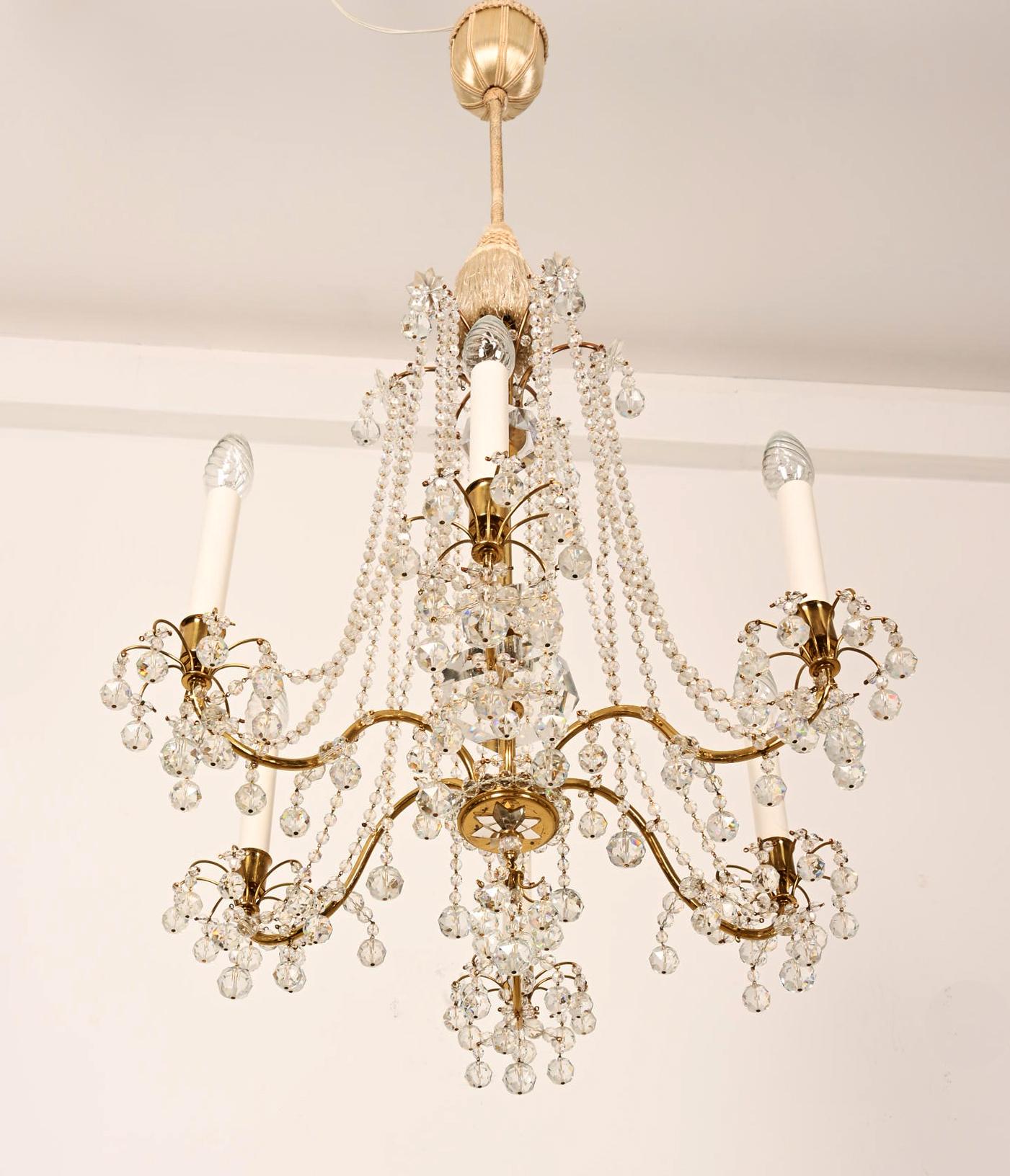 Brass Cat Crystal Chandelier by J.L Lobmeyr In Good Condition For Sale In Vienna, AT