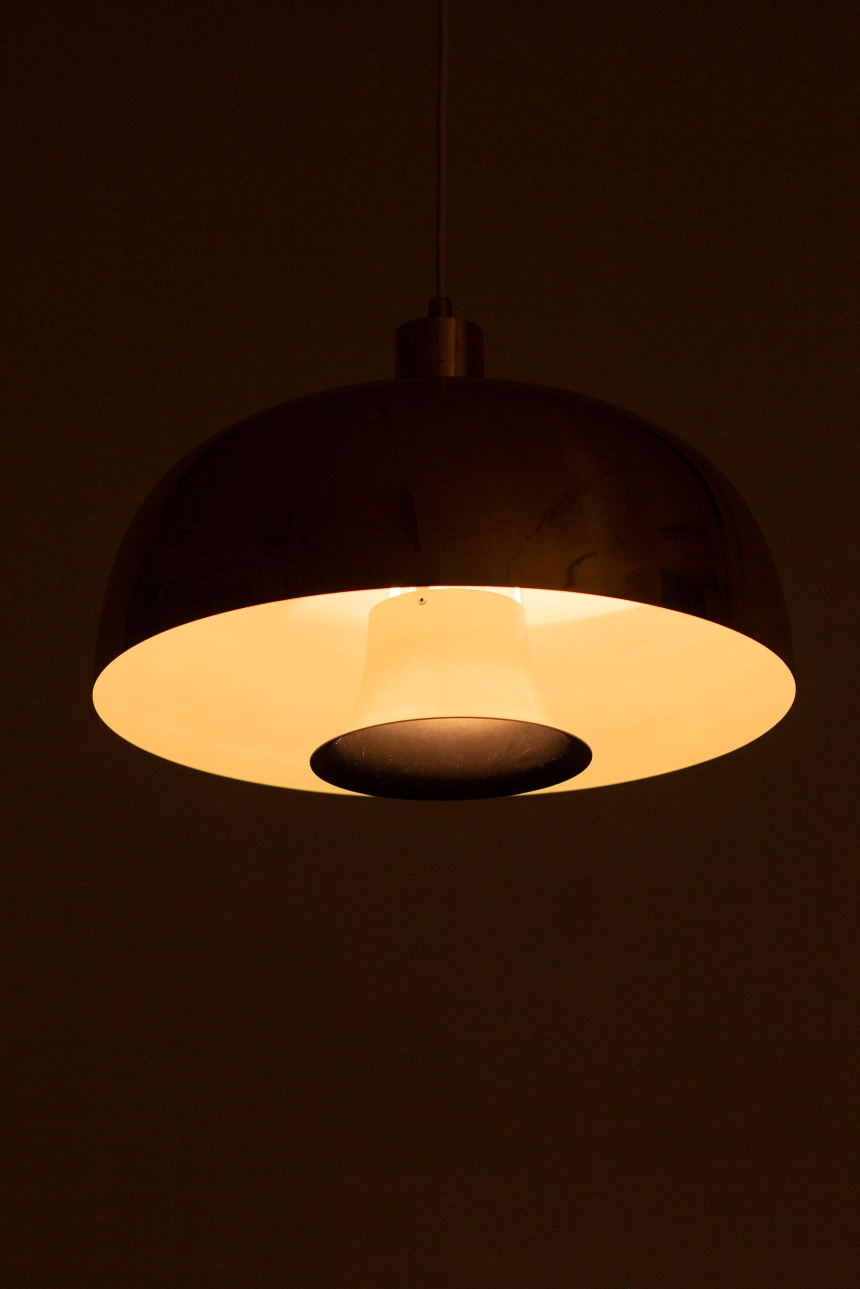 Svedese Lampada a sospensione da soffitto in ottone di Hans-Agne Jakobsson, Svezia anni '60 in vendita