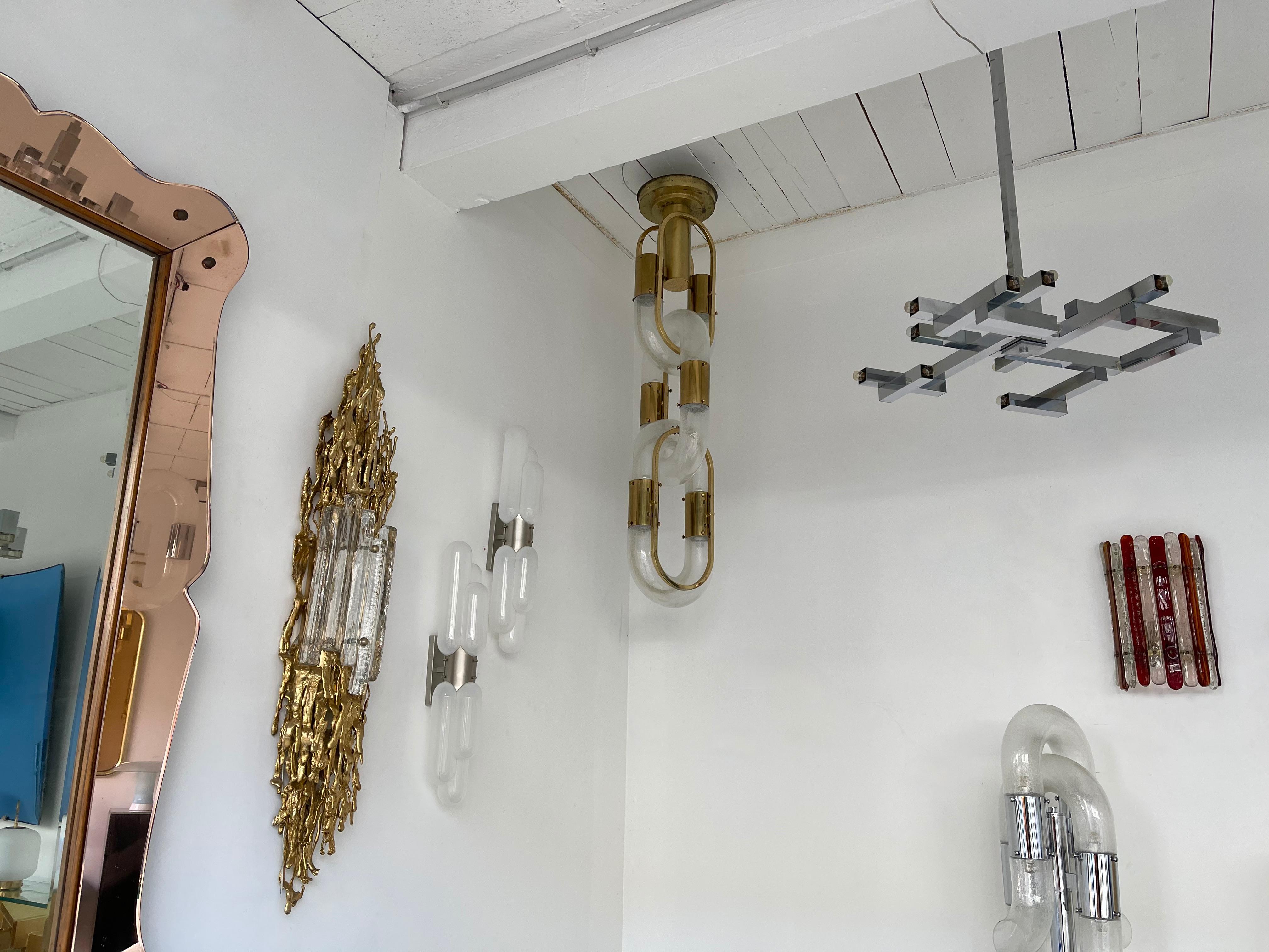 Rare brass version of Aldo Nason chain chandelier ceiling pendant light model, for the manufacture Mazzega in Murano. Blown bubble glass. Nice patina. Famous manufacture like Venini, Vistosi, La Murrina, Seguso, Carlo Nason, Poliarte.