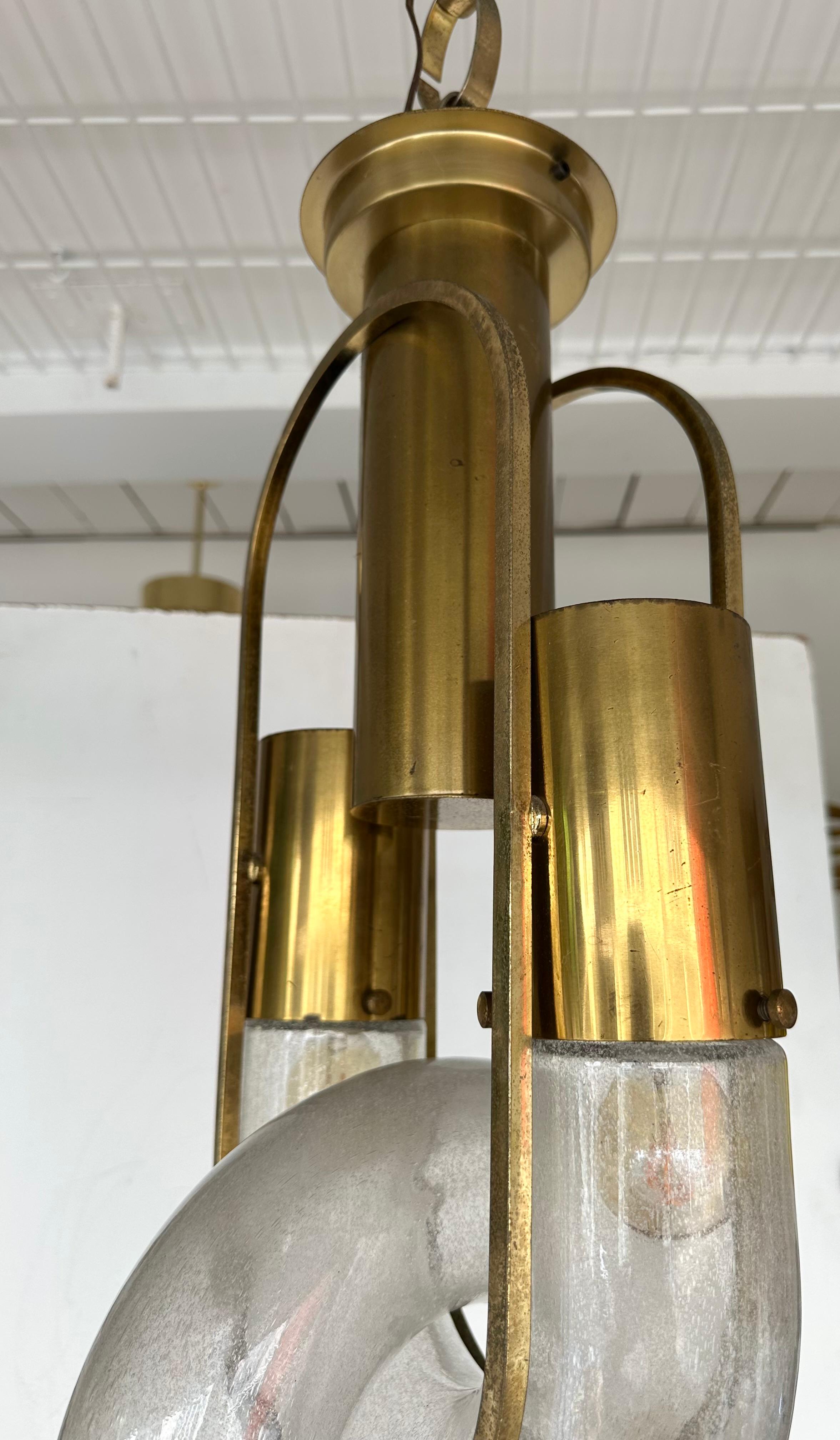 Kettenanhänger aus Messing Murano Glas von Aldo Nason für Mazzega Italien, 1970er Jahre (Ende des 20. Jahrhunderts) im Angebot