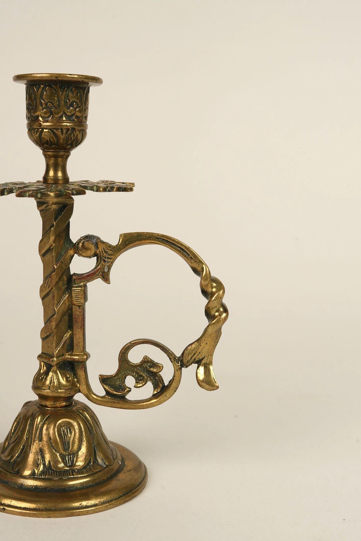 Victorian Brass Candle Holder with Ornate Handle, England, circa 1870s For Sale 4