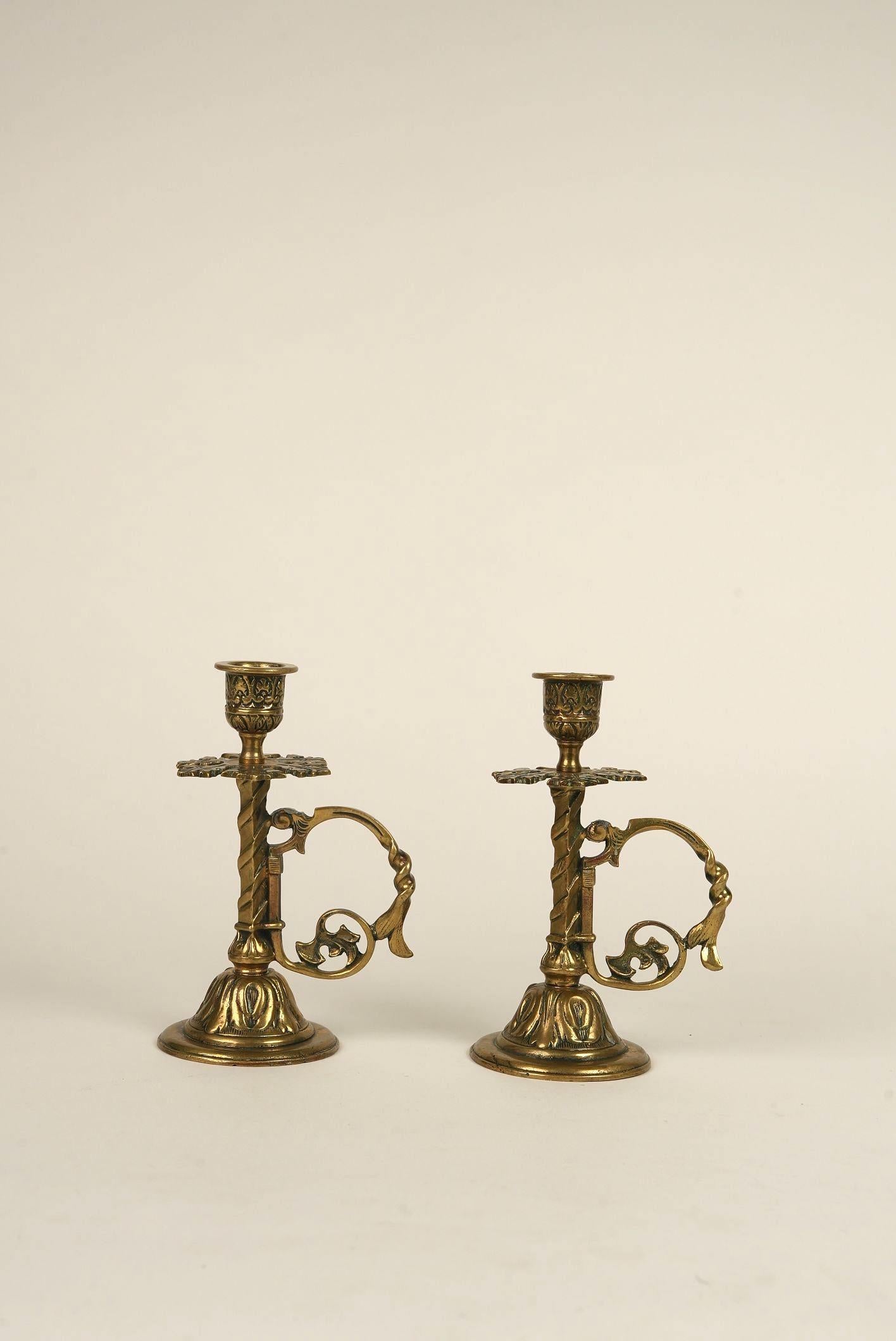 Georgian Victorian Brass Candle Holder with Ornate Handle, England, circa 1870s For Sale