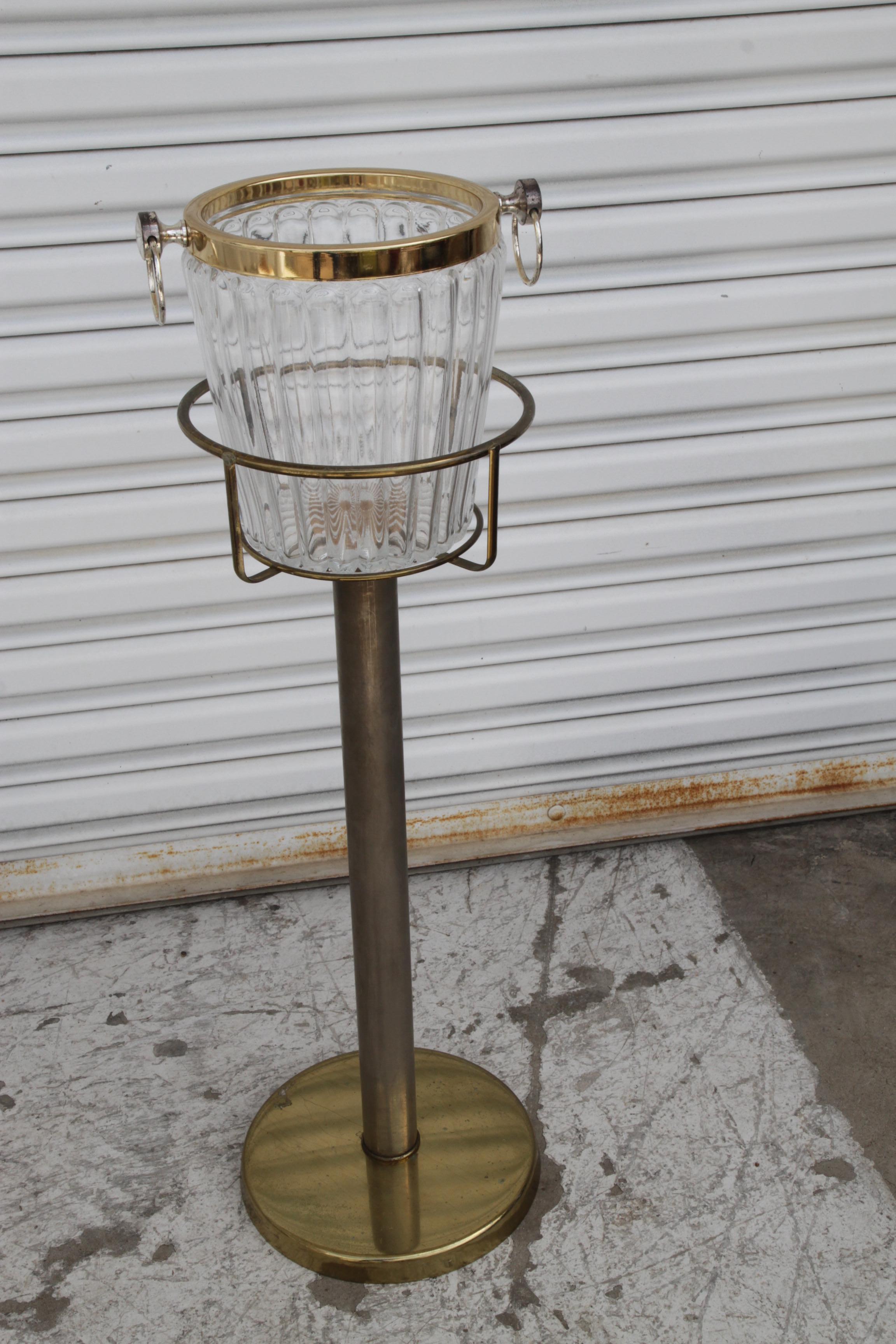 Stand pour champagne et seau à glace en laiton en vente 13