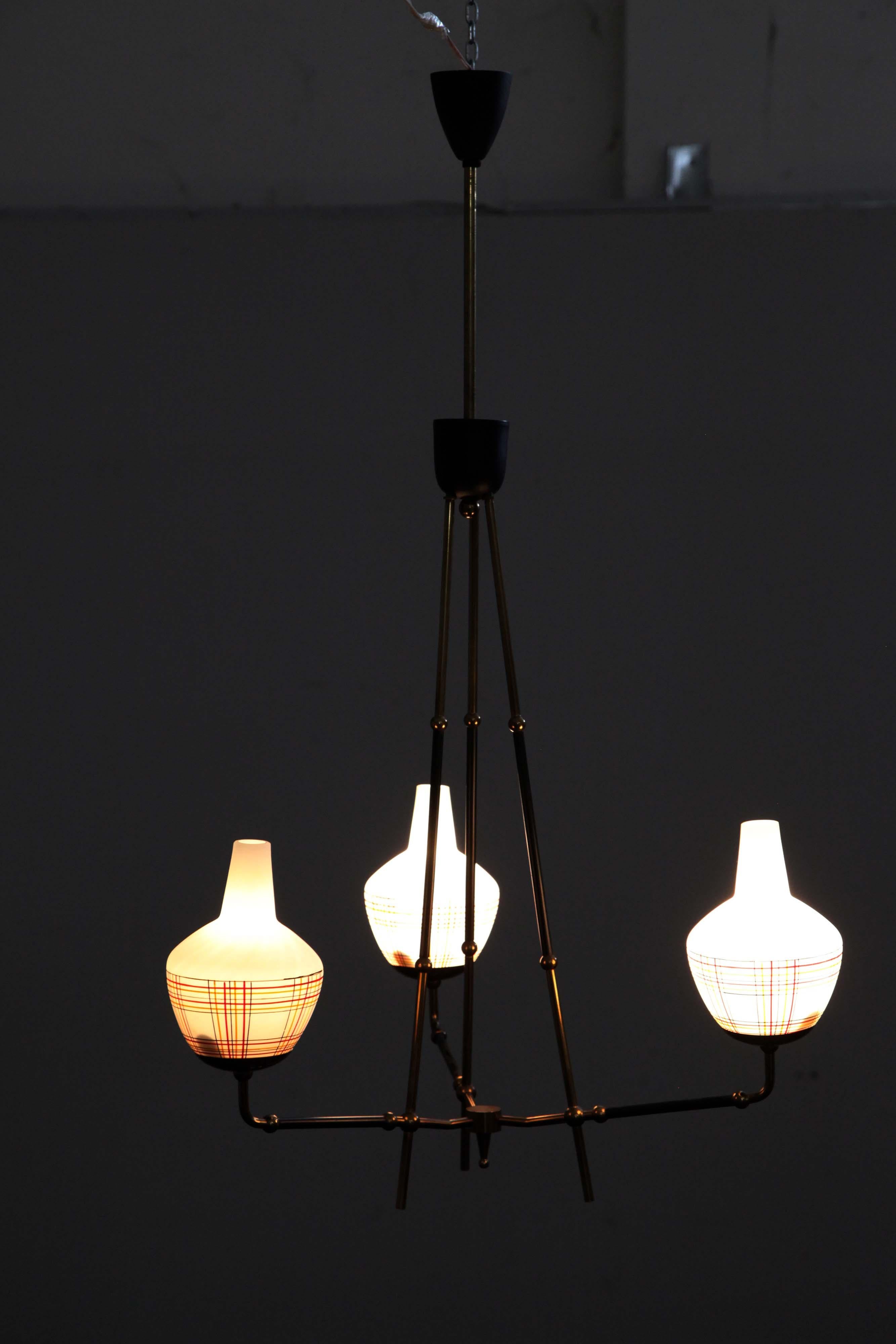 Mid-Century moderno Lampadario in ottone, anni '50 in vendita