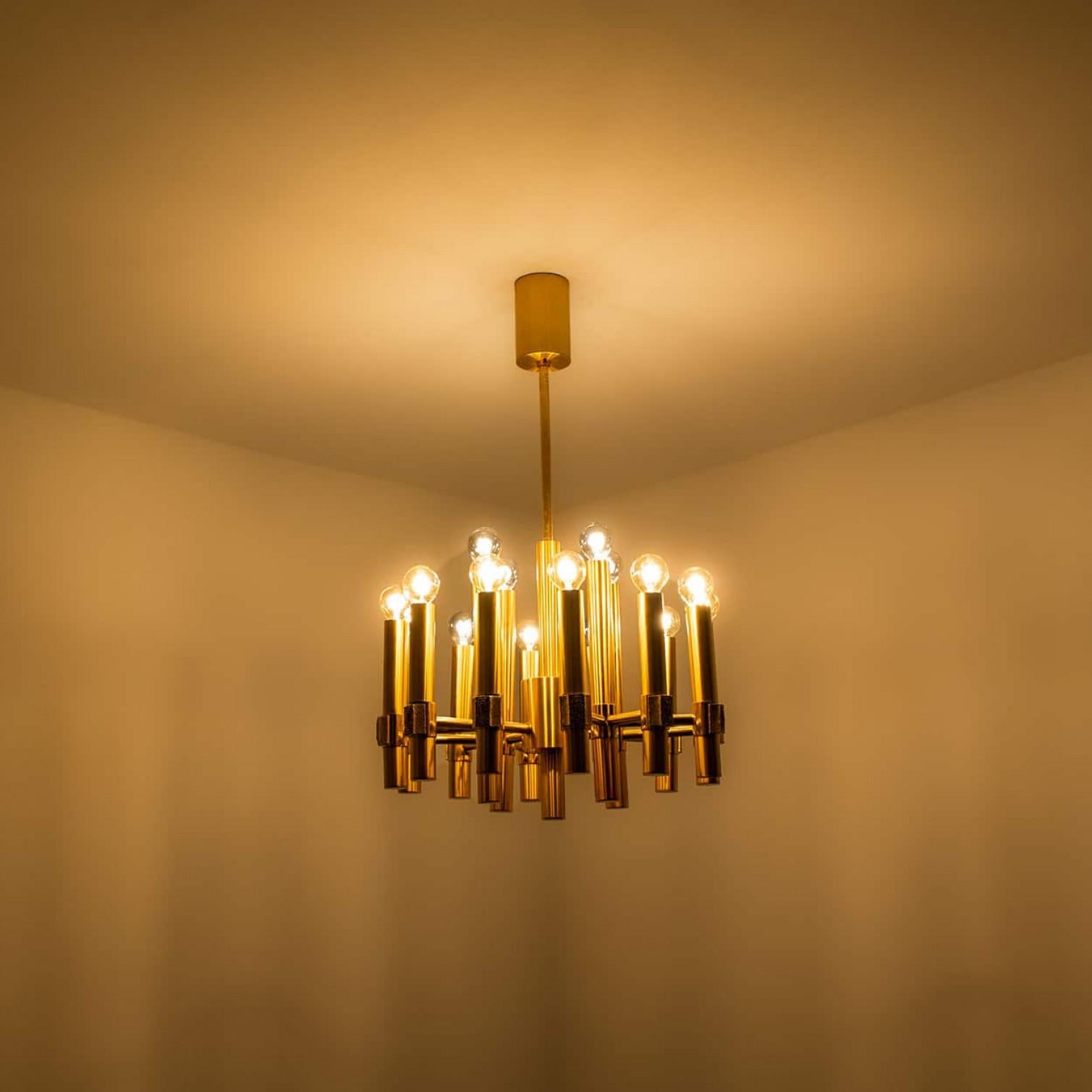 Lampadario in ottone di Angelo Brotto per Esperia Italia in vendita 4