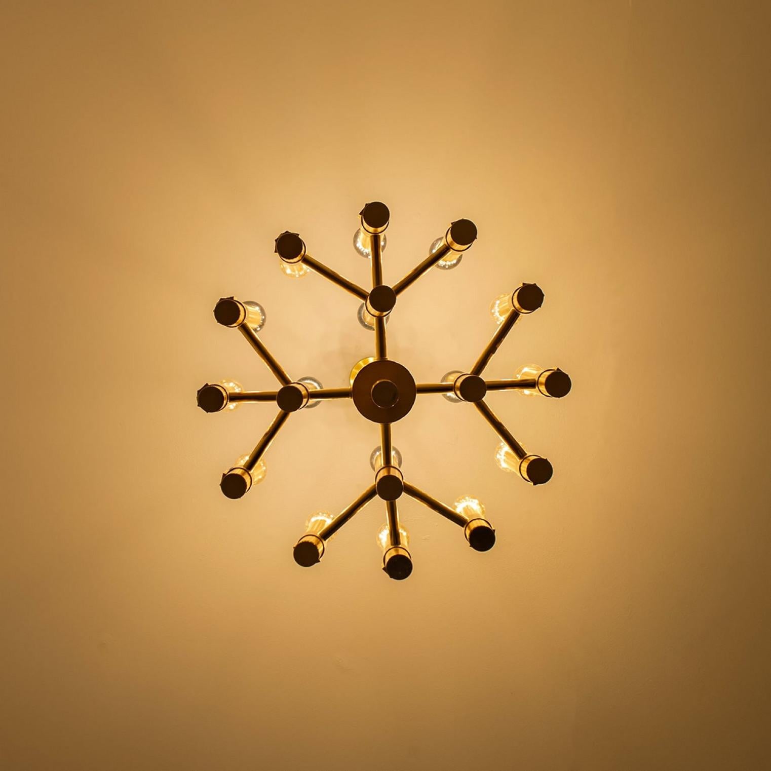 Lampadario in ottone di Angelo Brotto per Esperia Italia in vendita 6