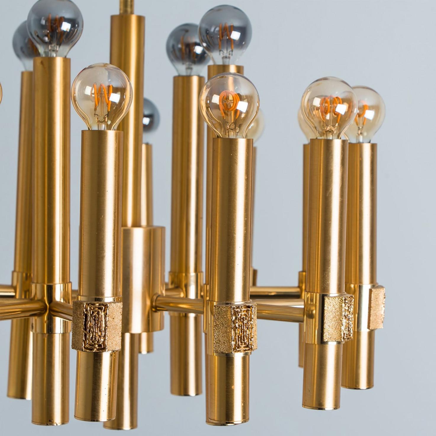 Lampadario in ottone di Angelo Brotto per Esperia Italia In condizioni buone in vendita a Rijssen, NL