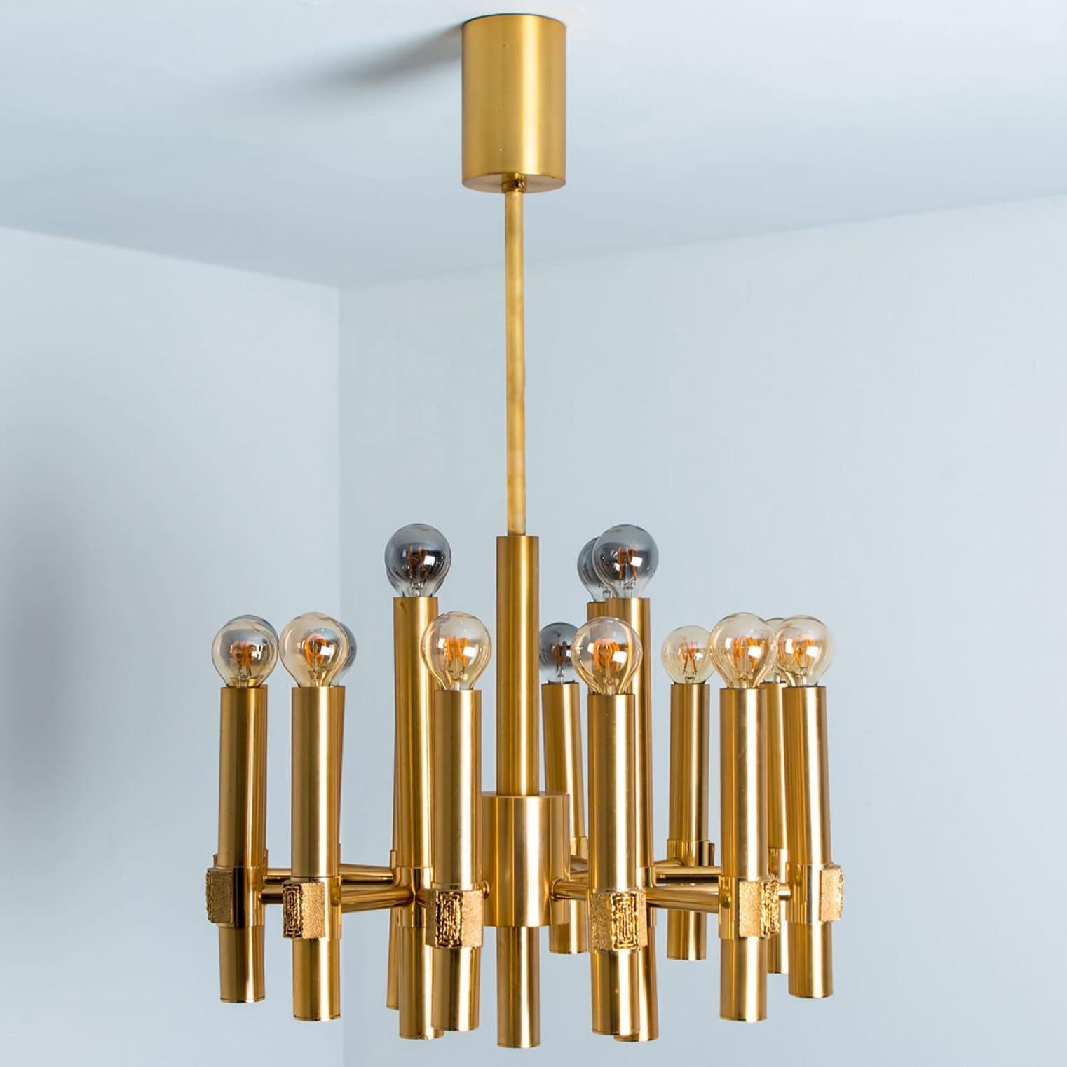 Alluminio Lampadario in ottone di Angelo Brotto per Esperia Italia in vendita