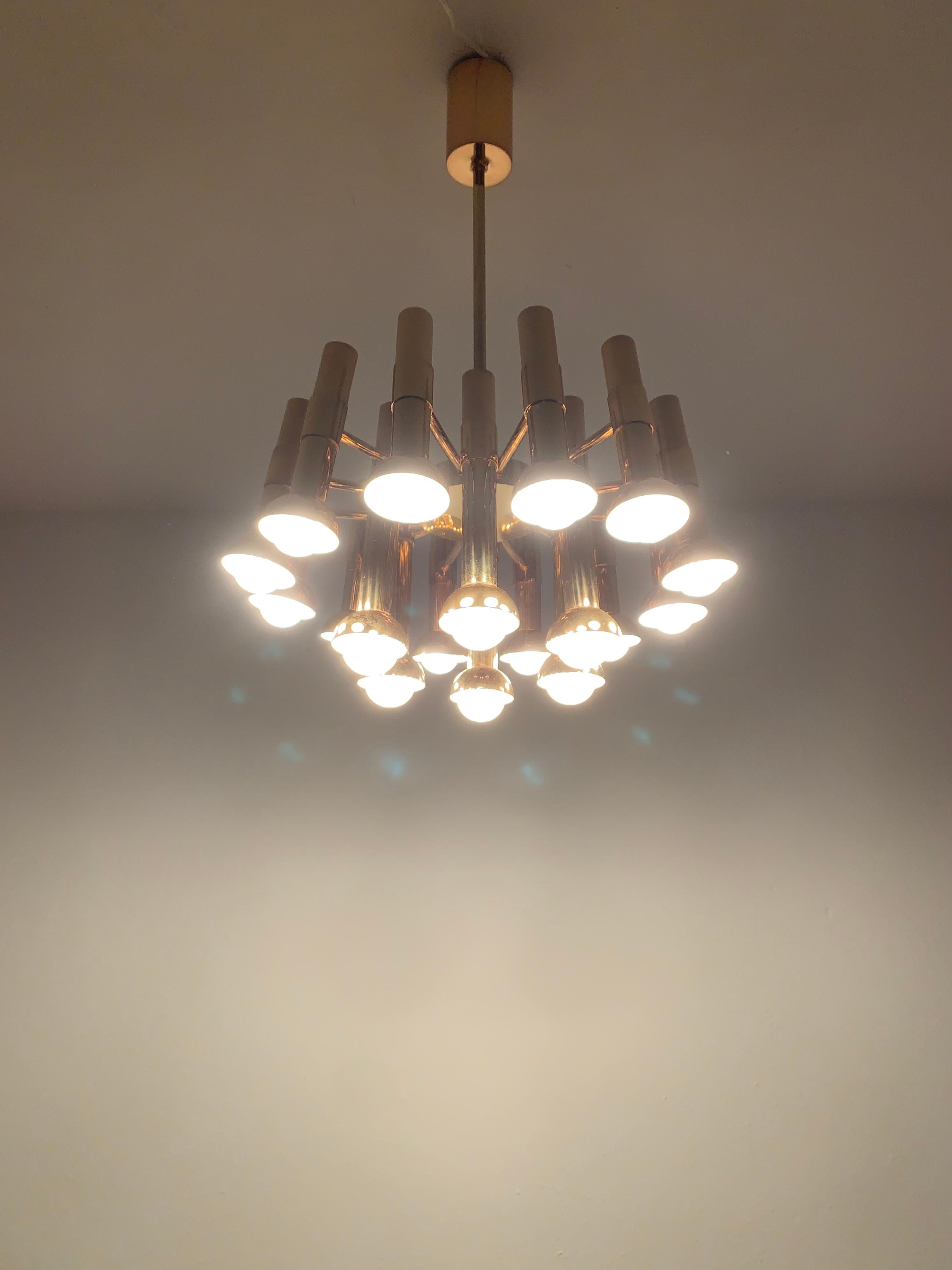 Brass Chandelier by Gaetano Sciolari For Sale 4