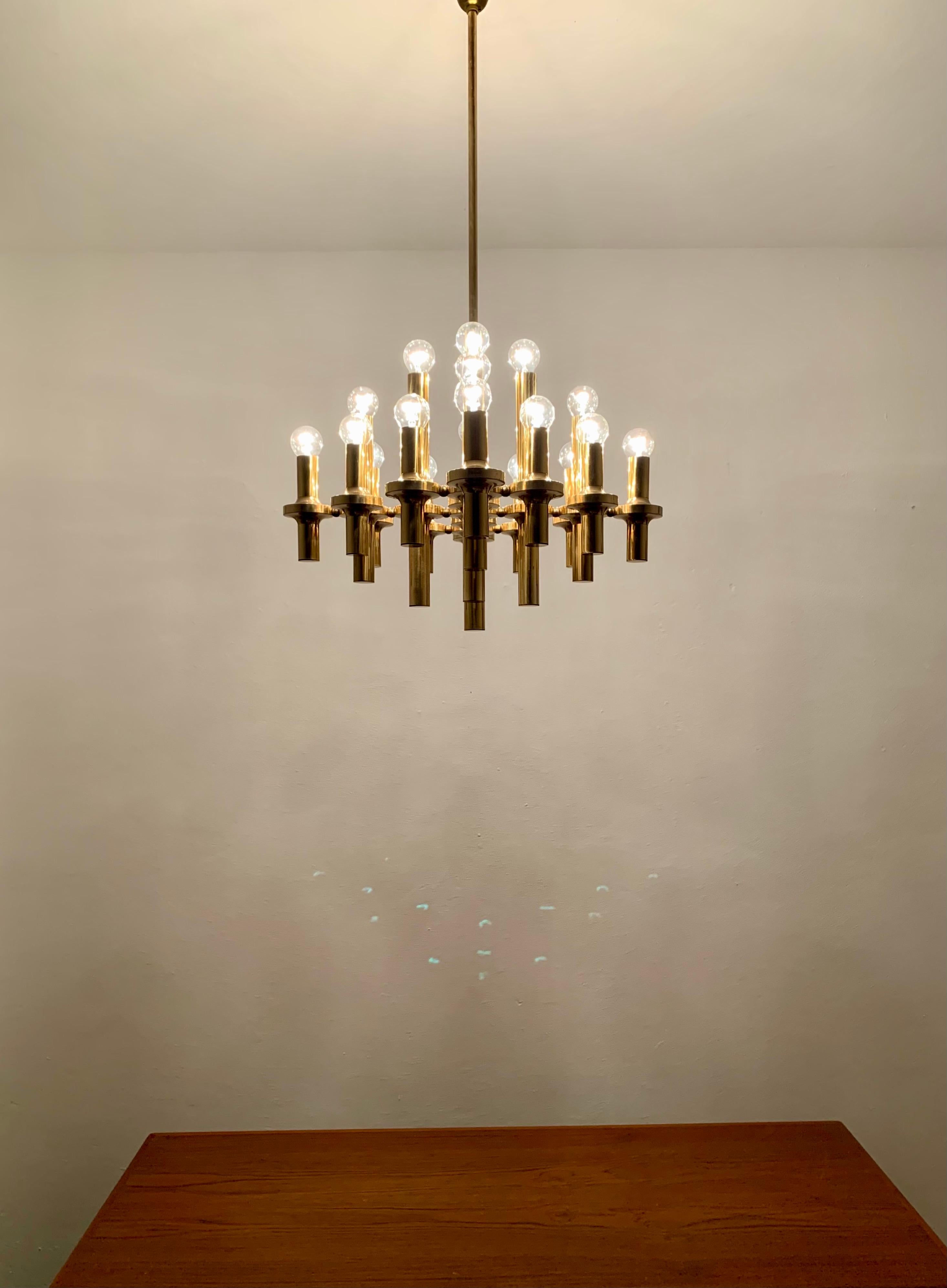 Brass Chandelier by Gaetano Sciolari For Sale 6