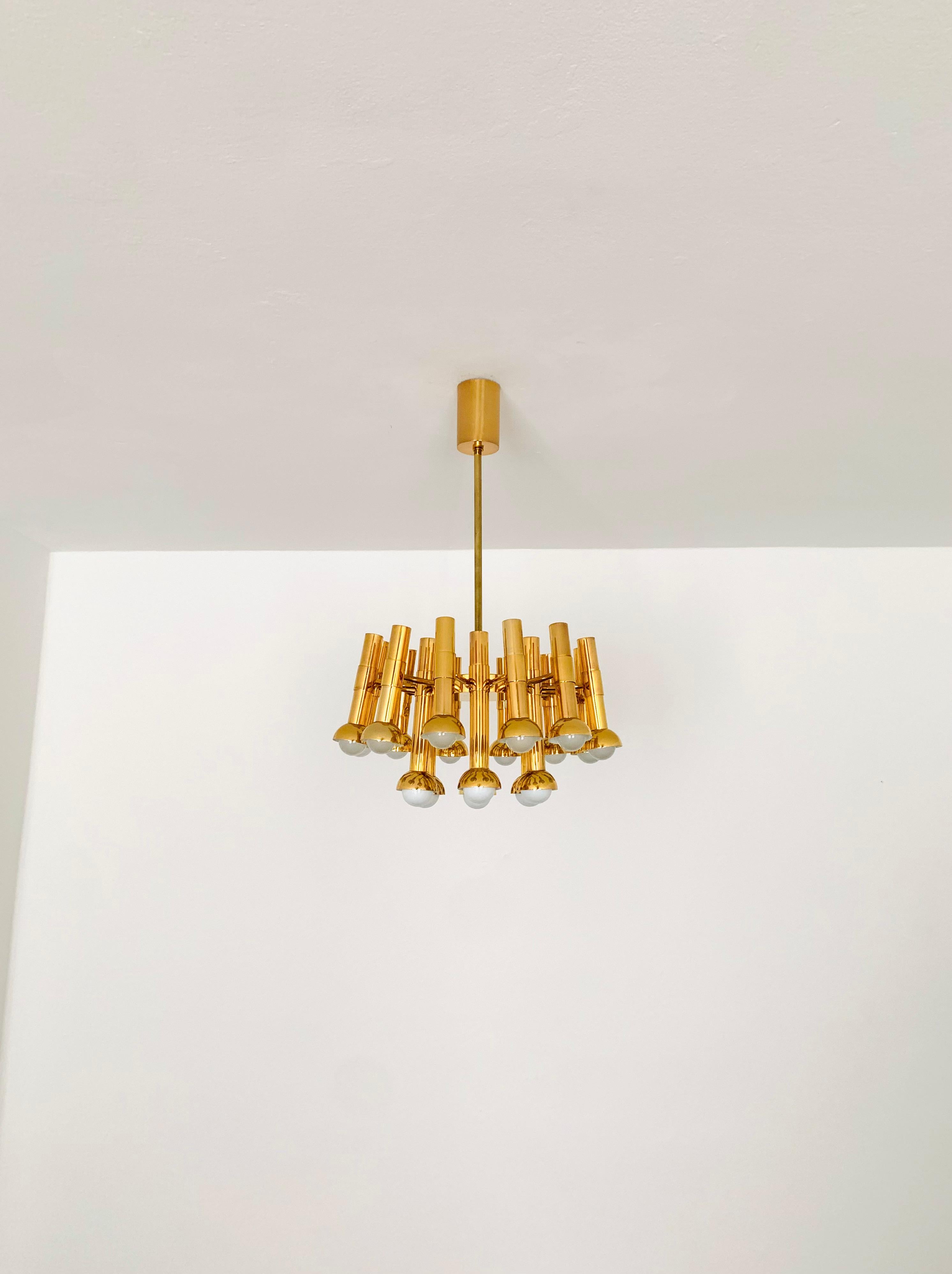 Italiano Lampadario in ottone di Gaetano Sciolari in vendita