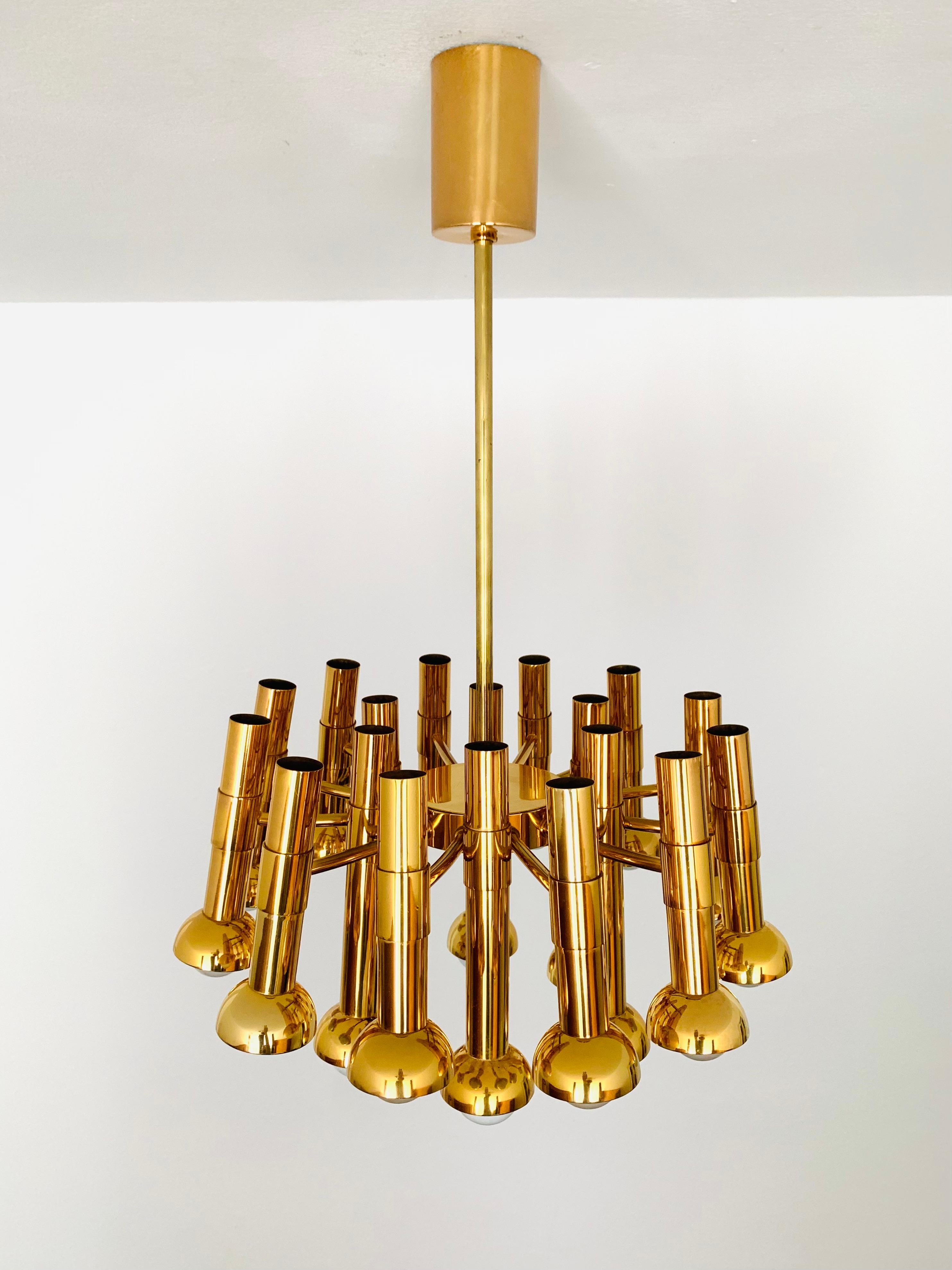 Lampadario in ottone di Gaetano Sciolari in vendita 1