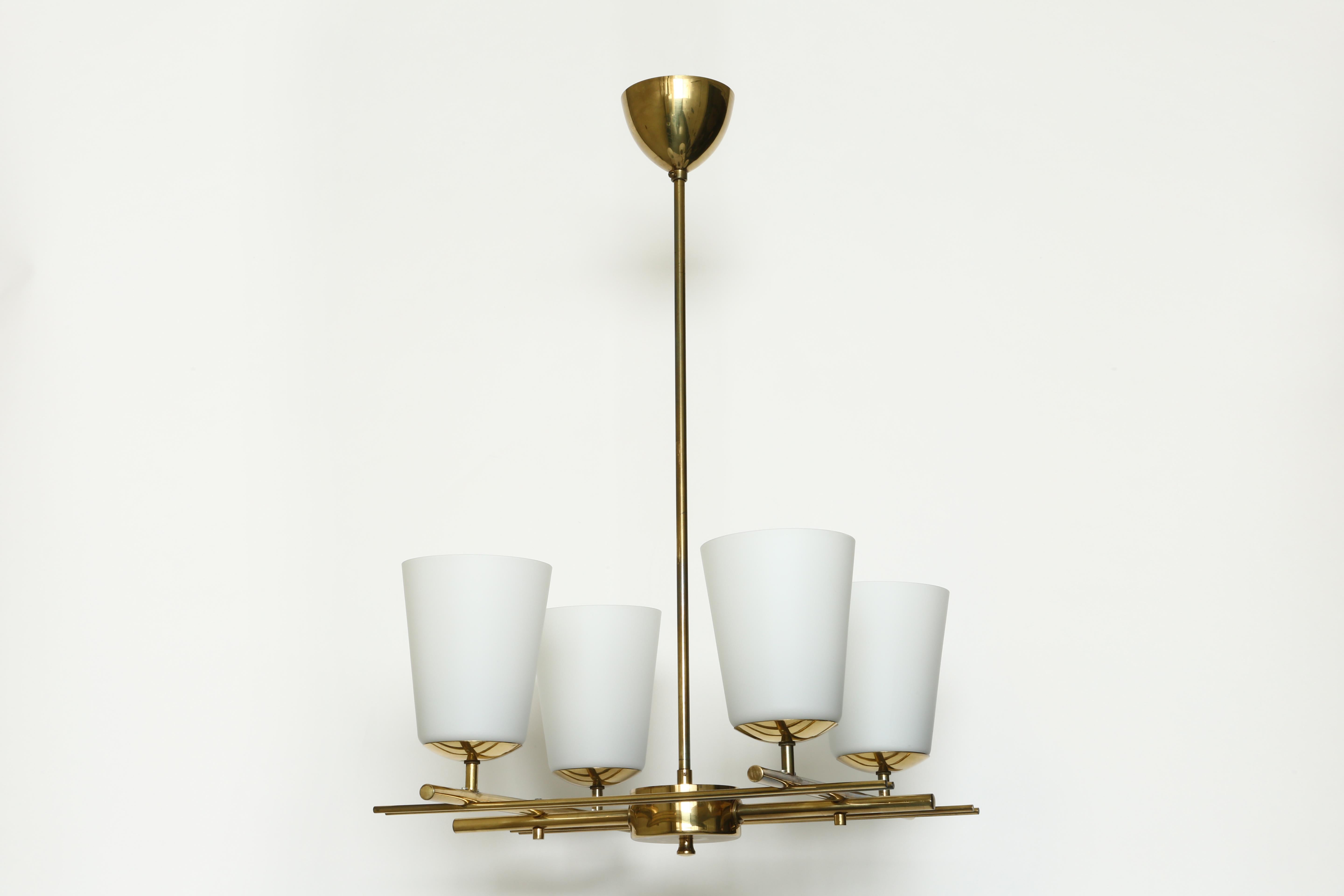 Scandinavo moderno Lampadario in ottone di Itsu, Finlandia 1960 in vendita