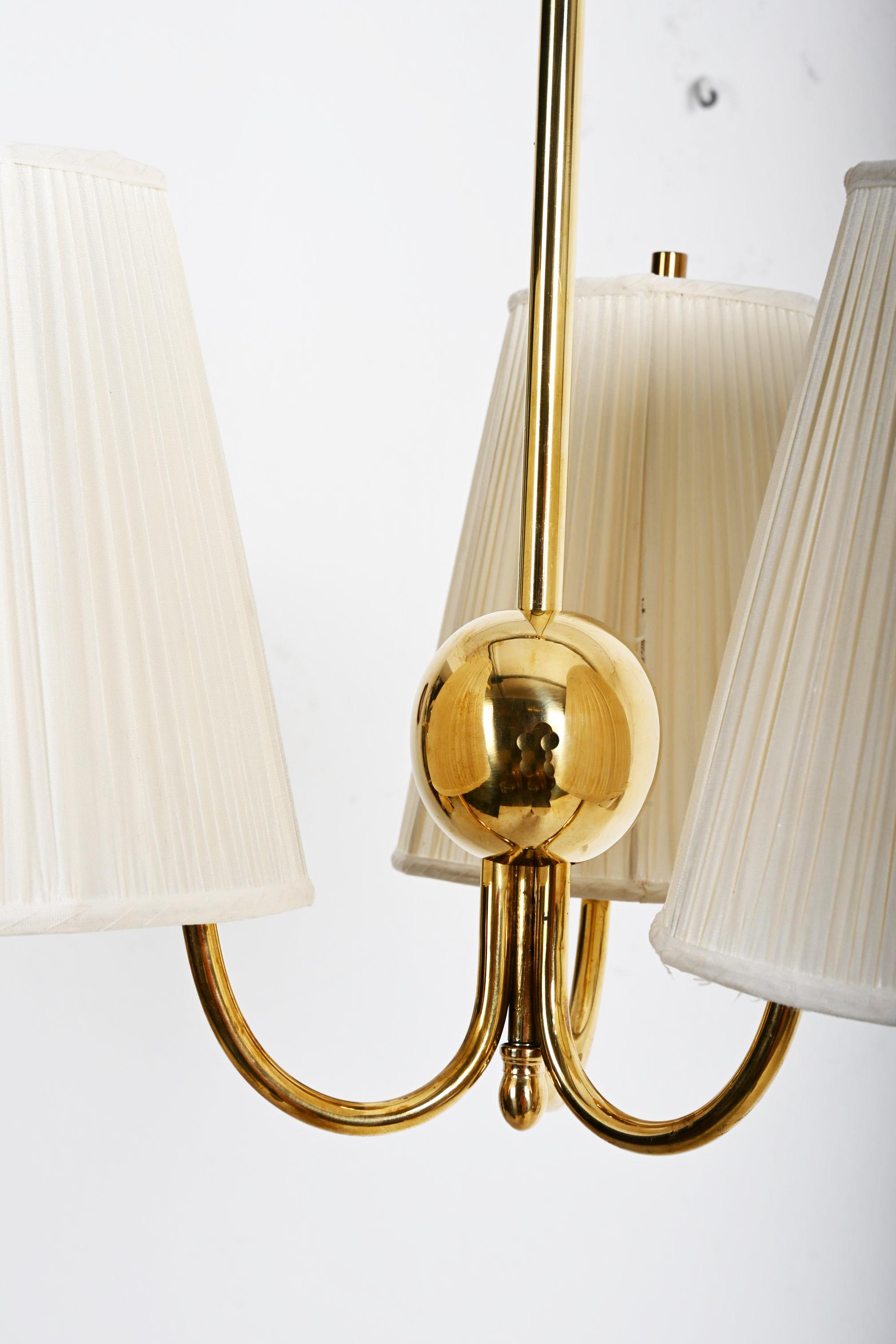 Ottone Lampadario in ottone di Josef Frank per J&T. Kalmar in vendita