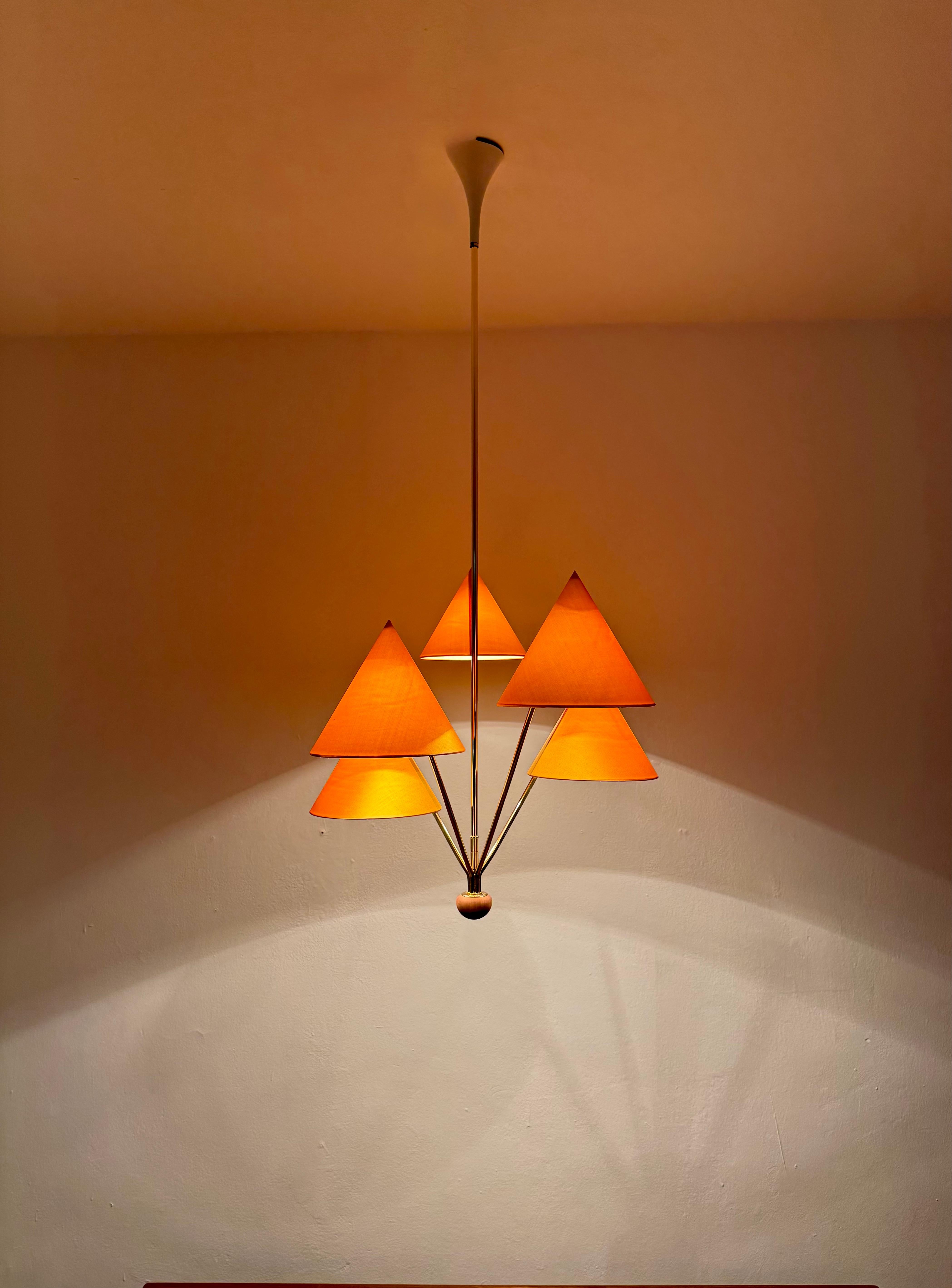 Lustre en laiton de Rupert Nikoll en vente 2