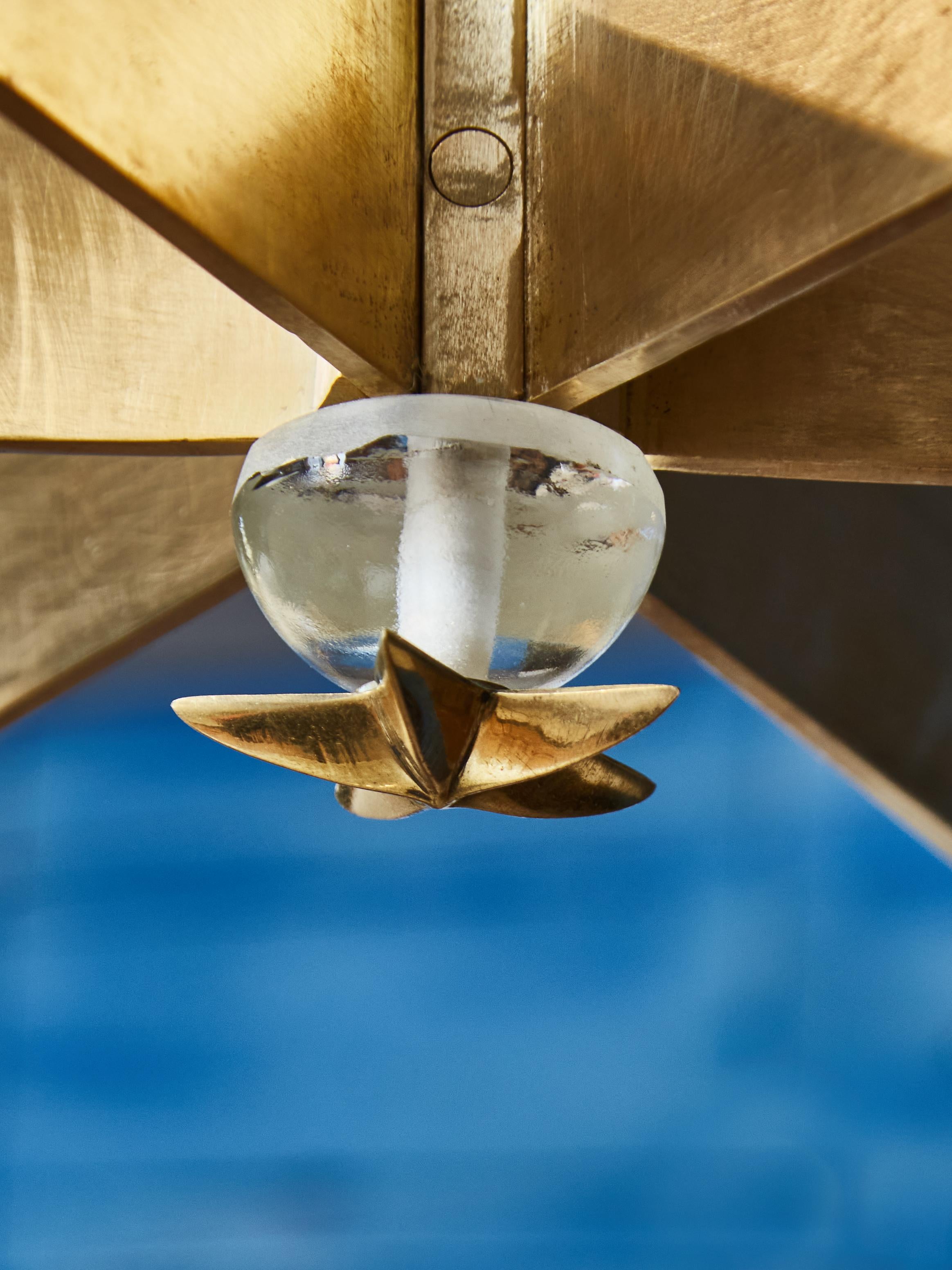 Brass chandelier by Studio Glustin. In Excellent Condition For Sale In Saint-Ouen (PARIS), FR