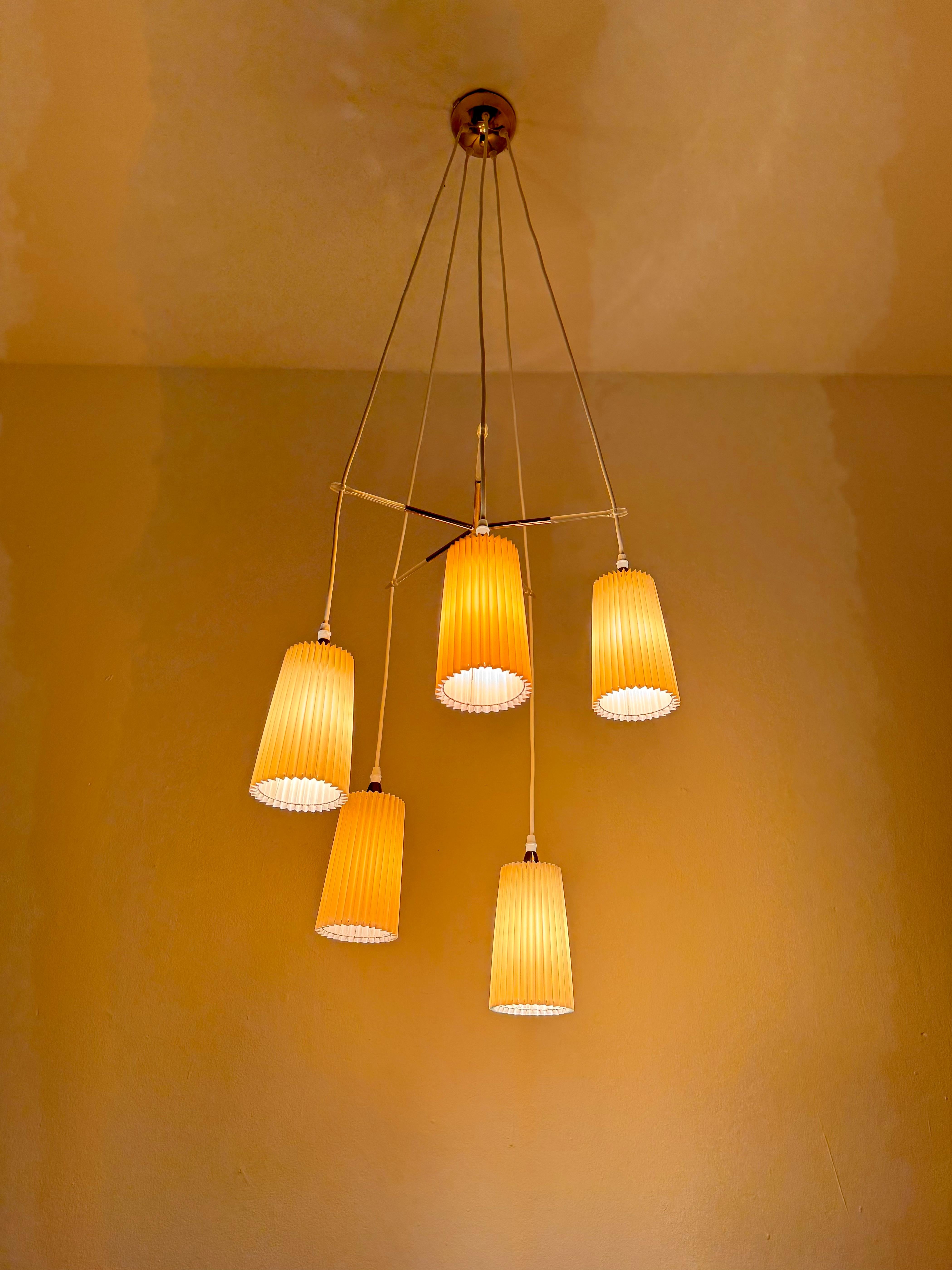 Messing-Kronleuchter im Angebot 6