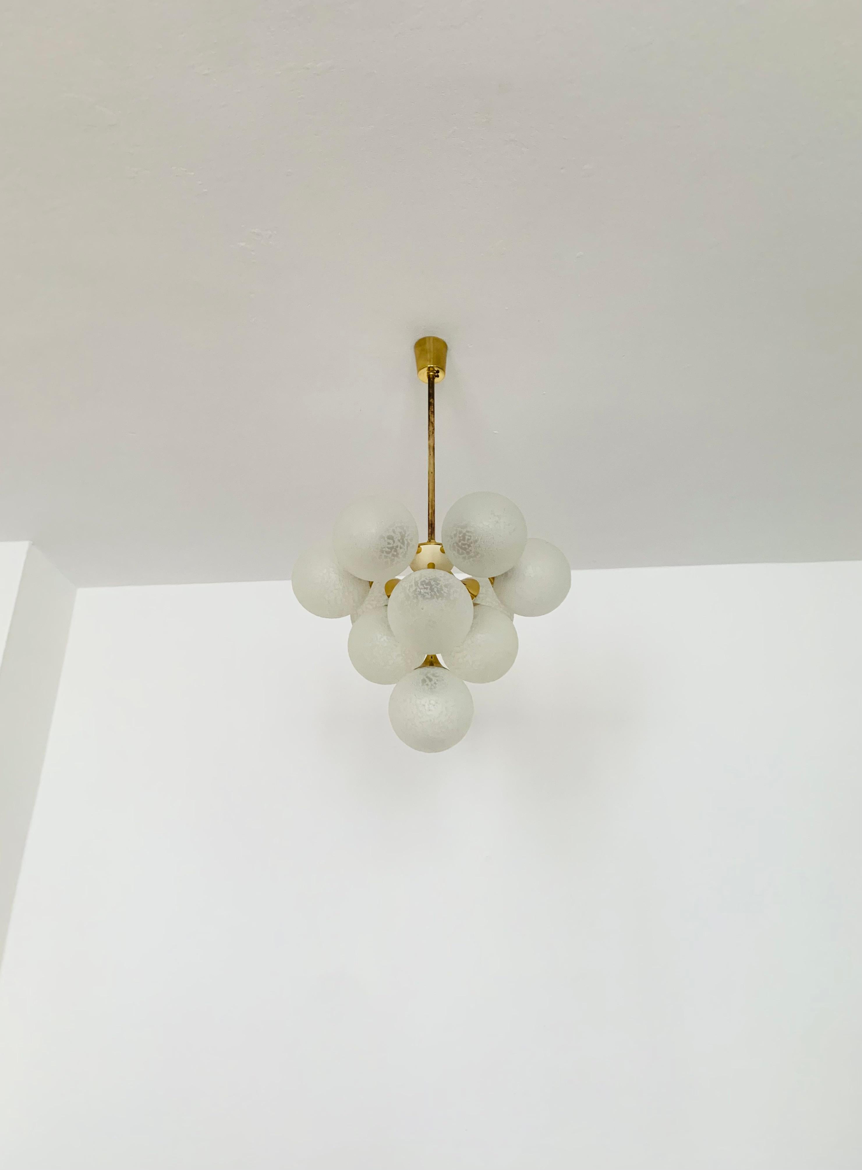 Mid-Century moderno Lampadario in ottone in vendita