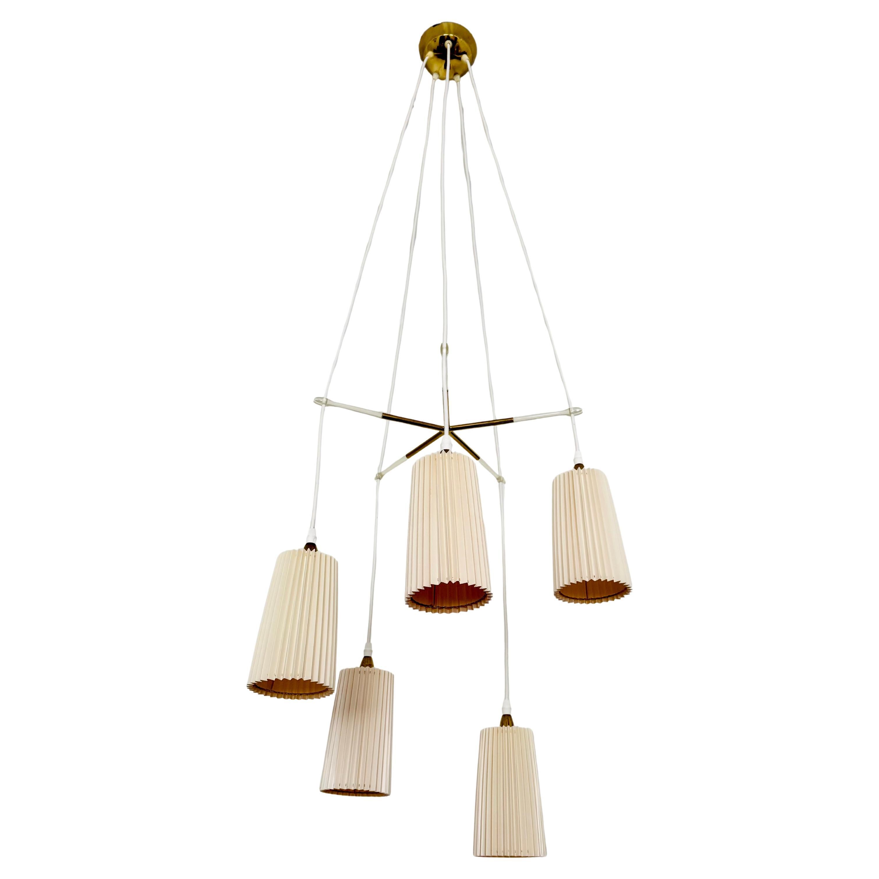 Messing-Kronleuchter im Angebot