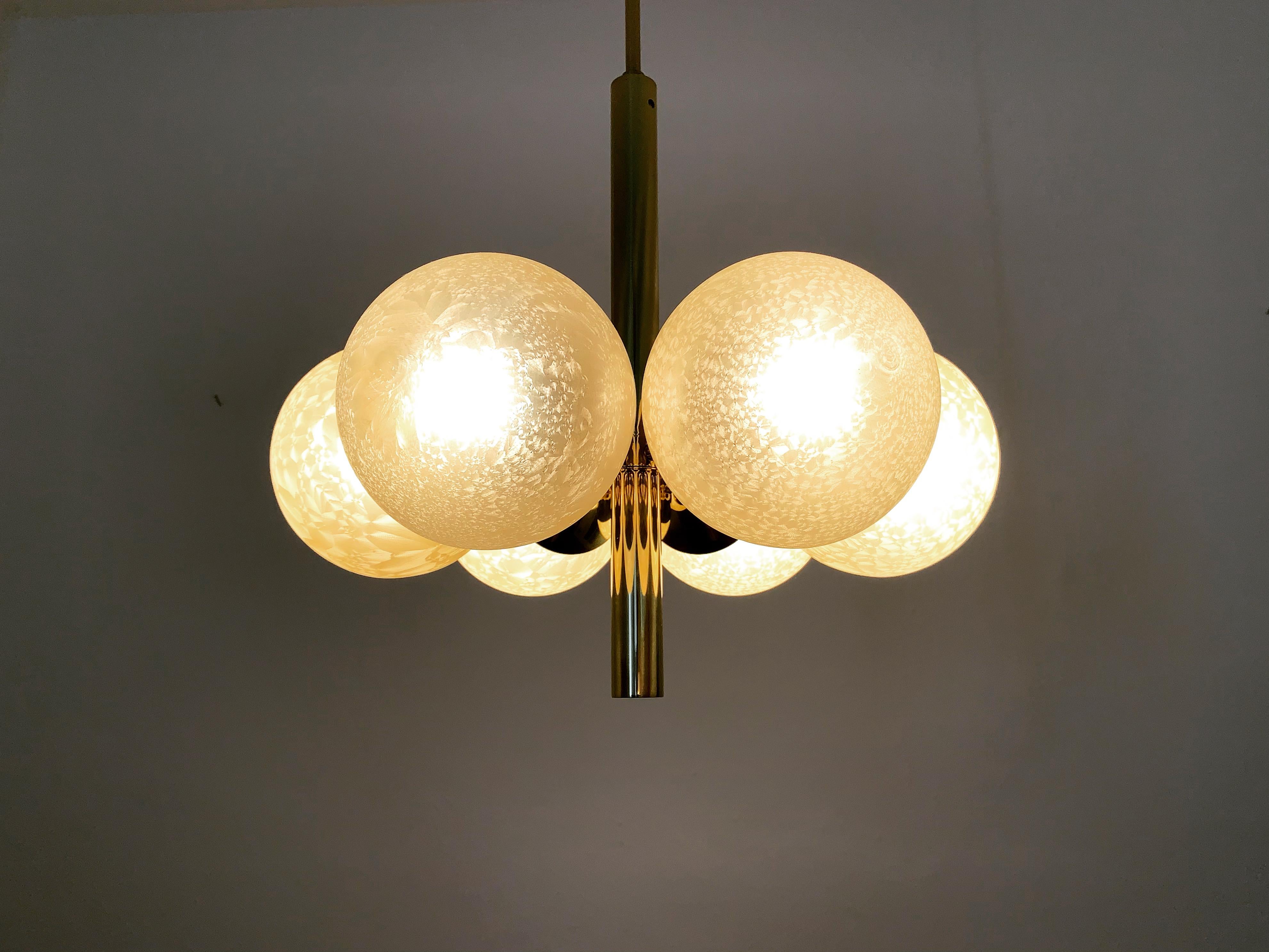 Ottone Lampadario in ottone di Kaiser Leuchten in vendita