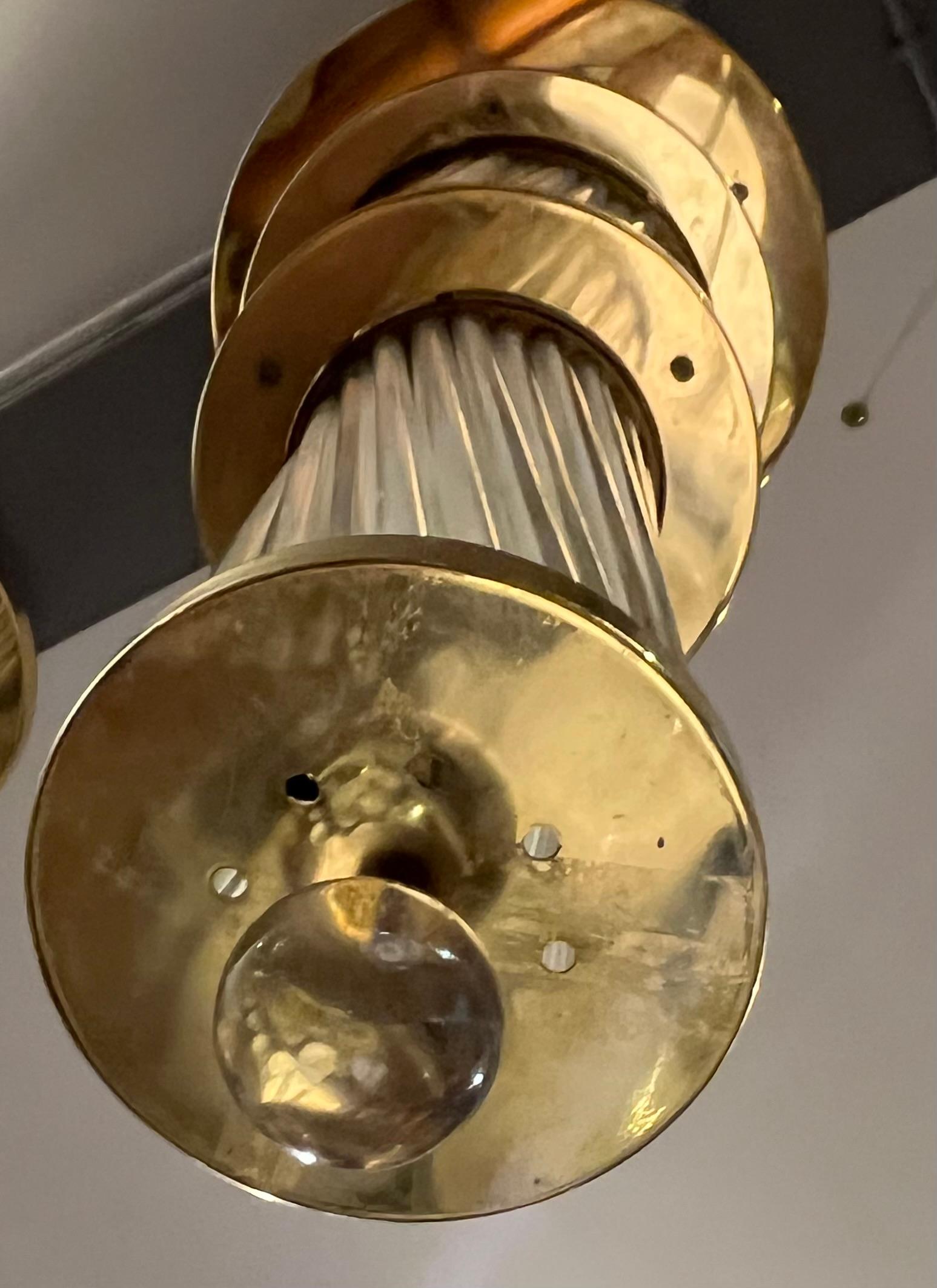 Brass chandelier from the 1960s attributed to the famous Venini glassworks in vendita 4