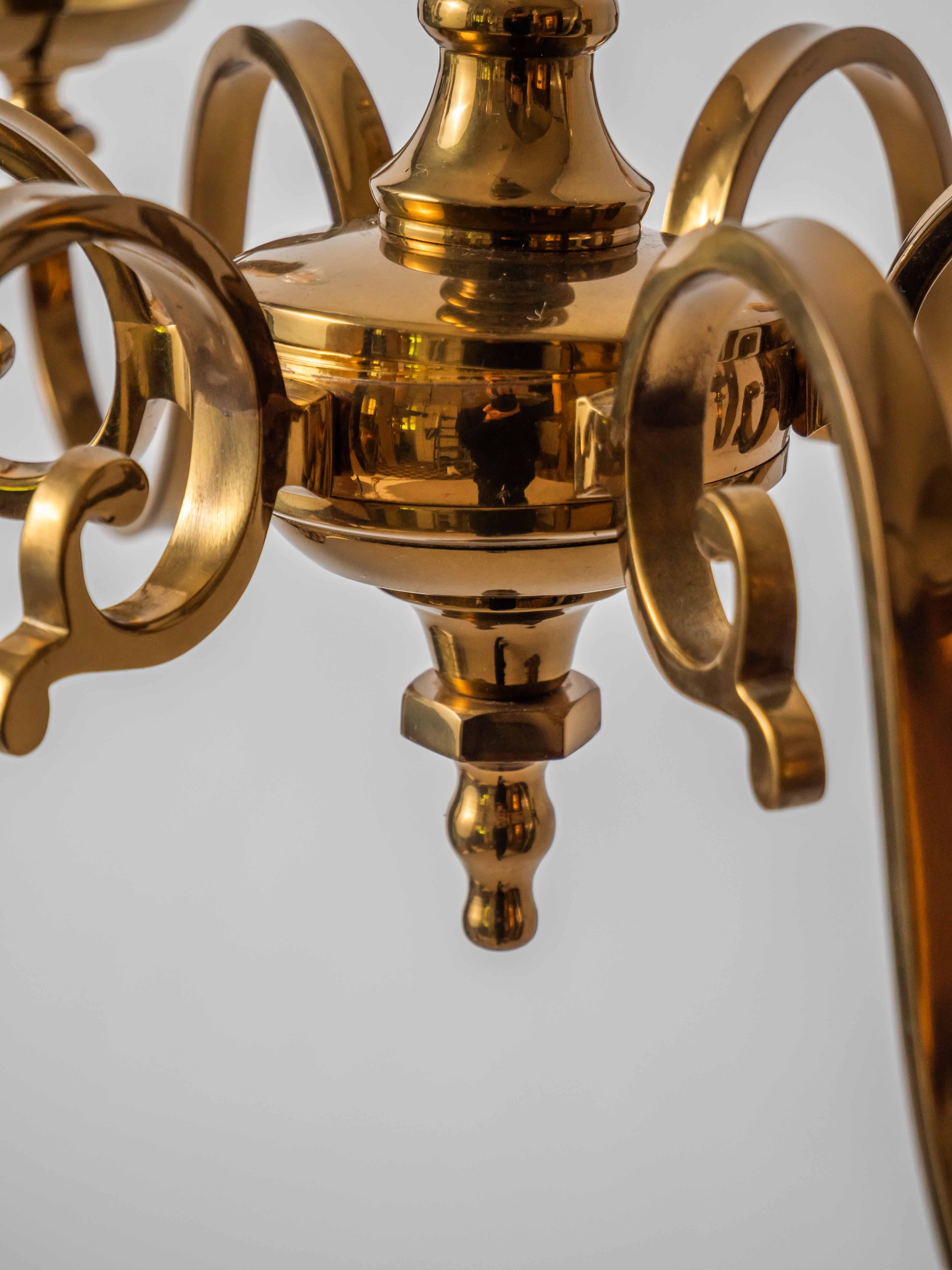 Araña de latón de estilo barroco temprano de Luis XIII en venta 10