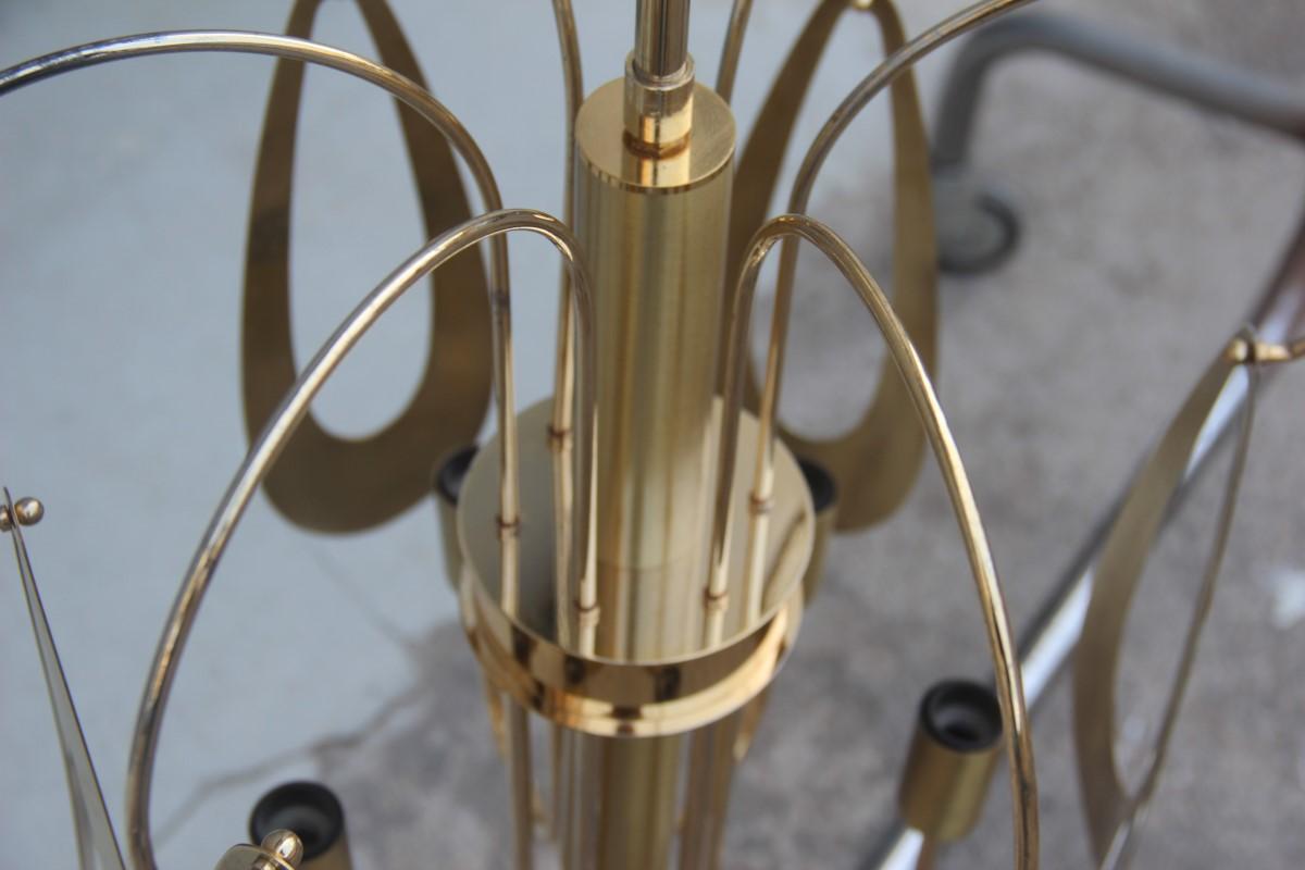 Fine XX secolo Lampadario in ottone rotondo ottone oro Design italiano scultoreo minimal, 1970 in vendita