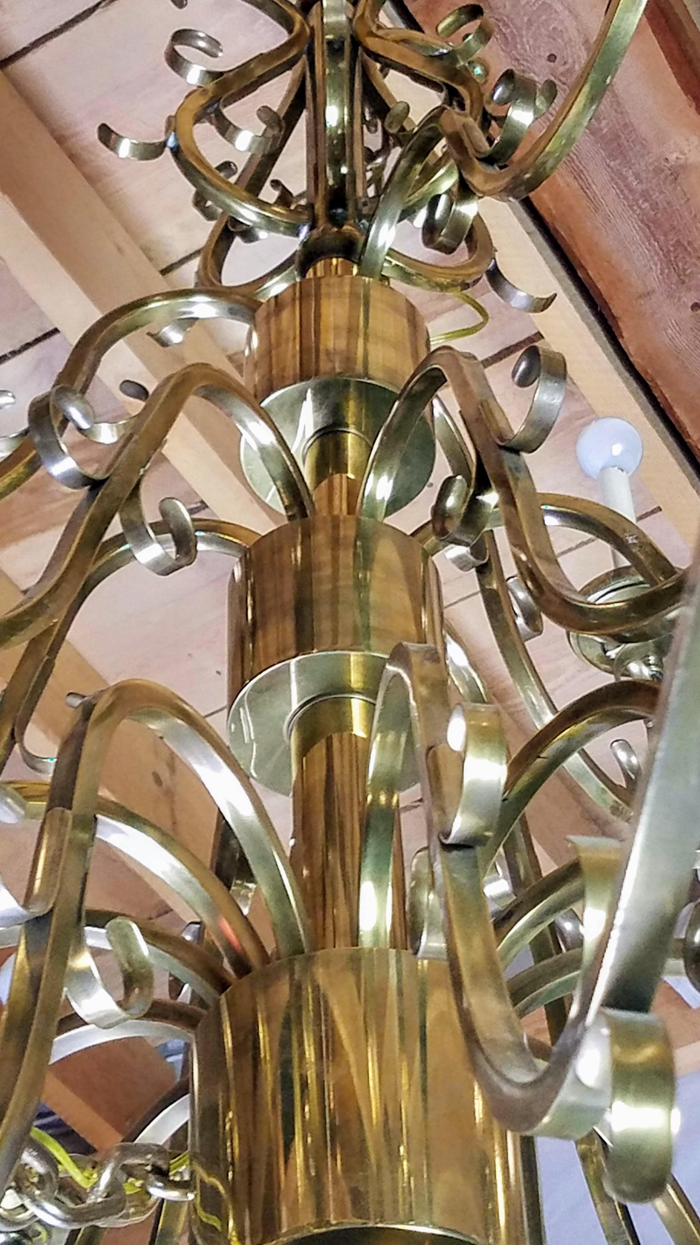 Mid-20th Century Large Hollywood Regency Polished Brass Chandelier 21 Arms Hart Associates 1960s