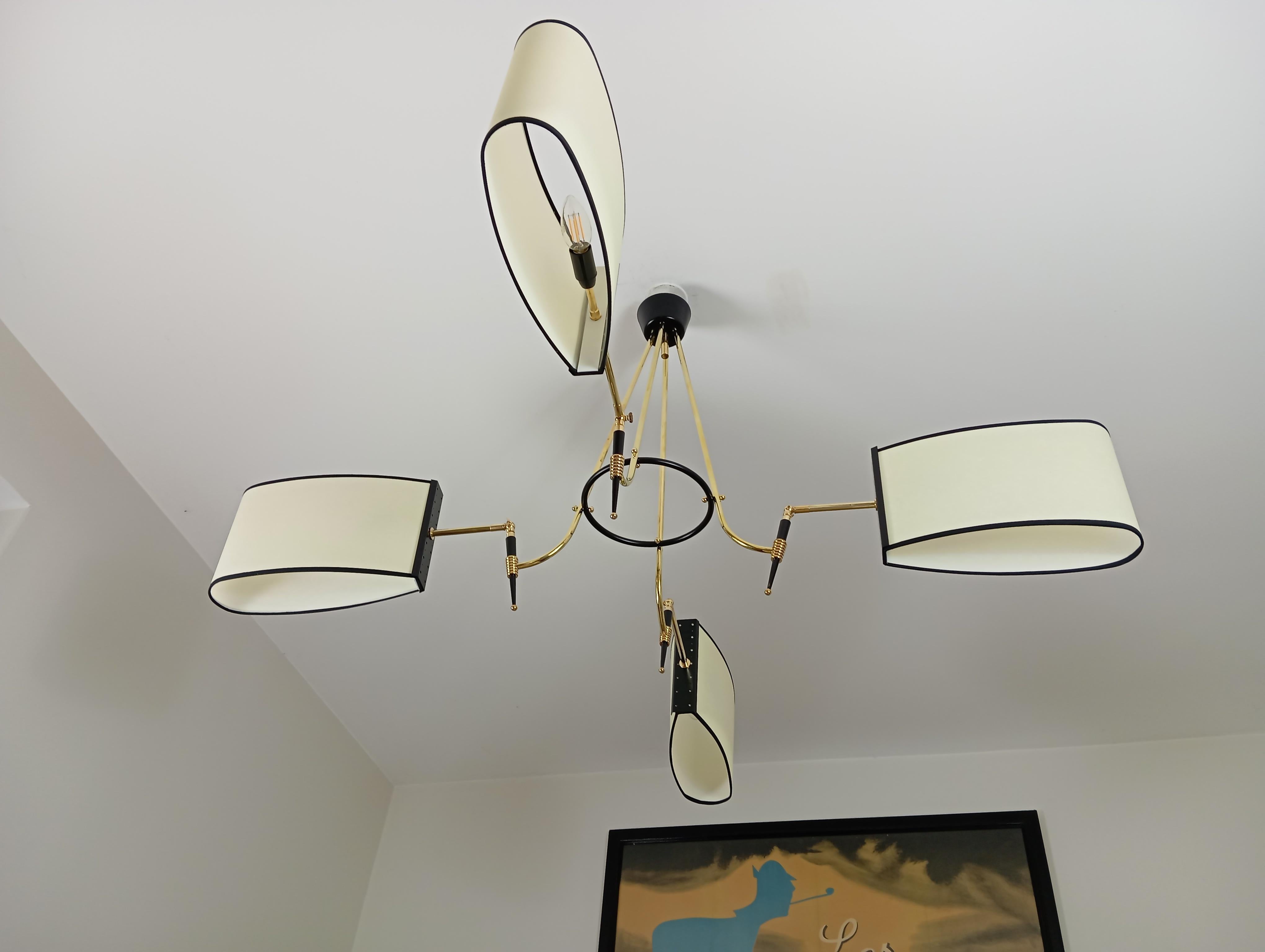 Mid-Century moderno Lampadario in ottone a 4 bracci, Maison Lunel circa 1950 in vendita