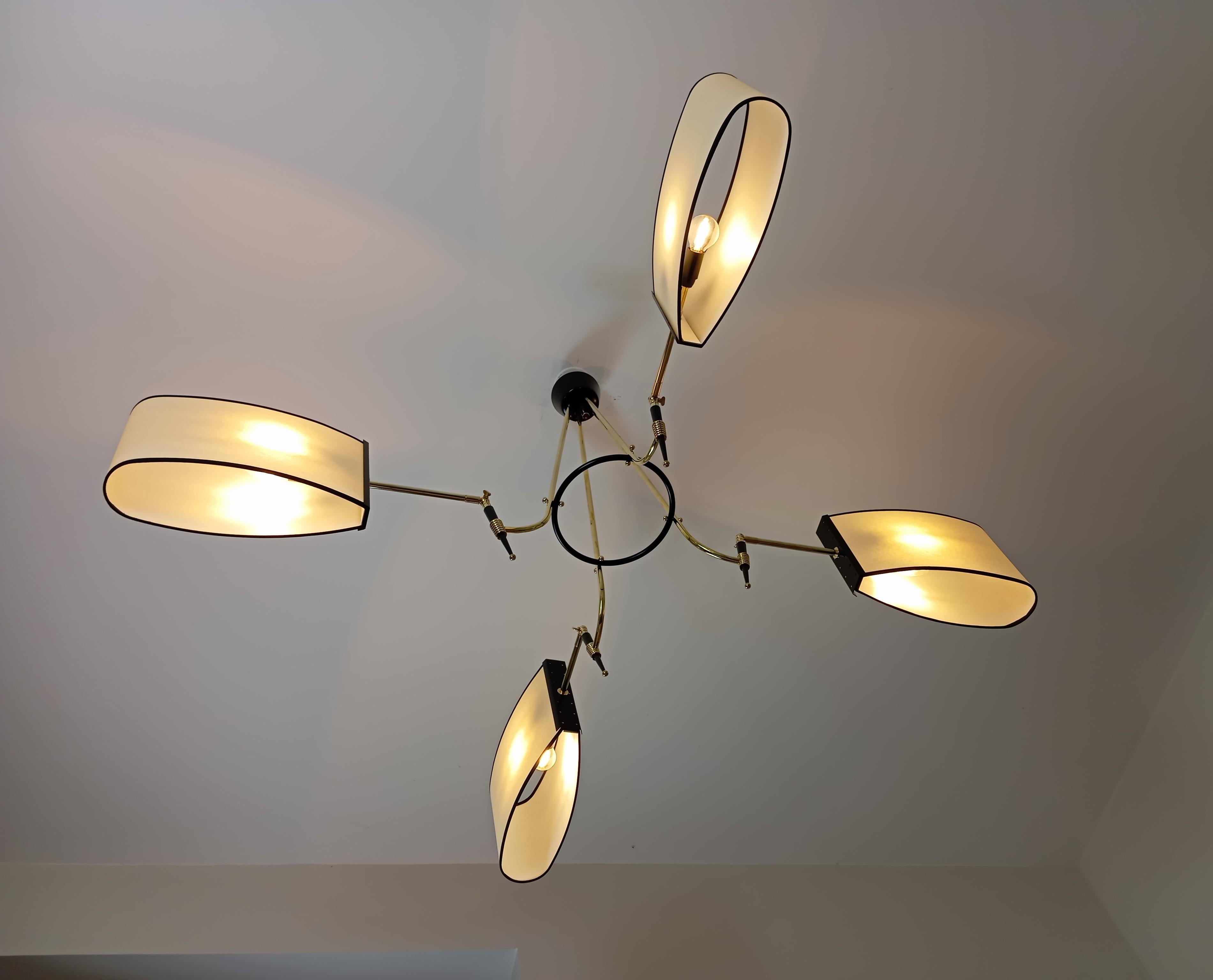 Francese Lampadario in ottone a 4 bracci, Maison Lunel circa 1950 in vendita
