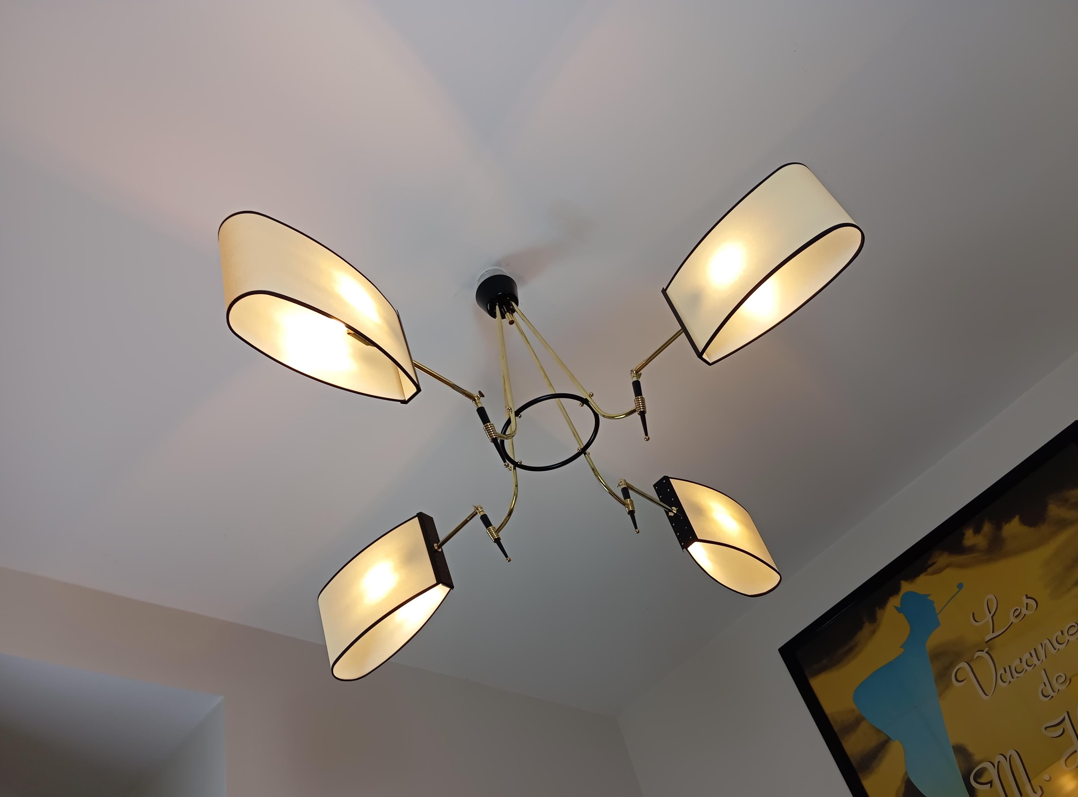Lampadario in ottone a 4 bracci, Maison Lunel circa 1950 in vendita 1