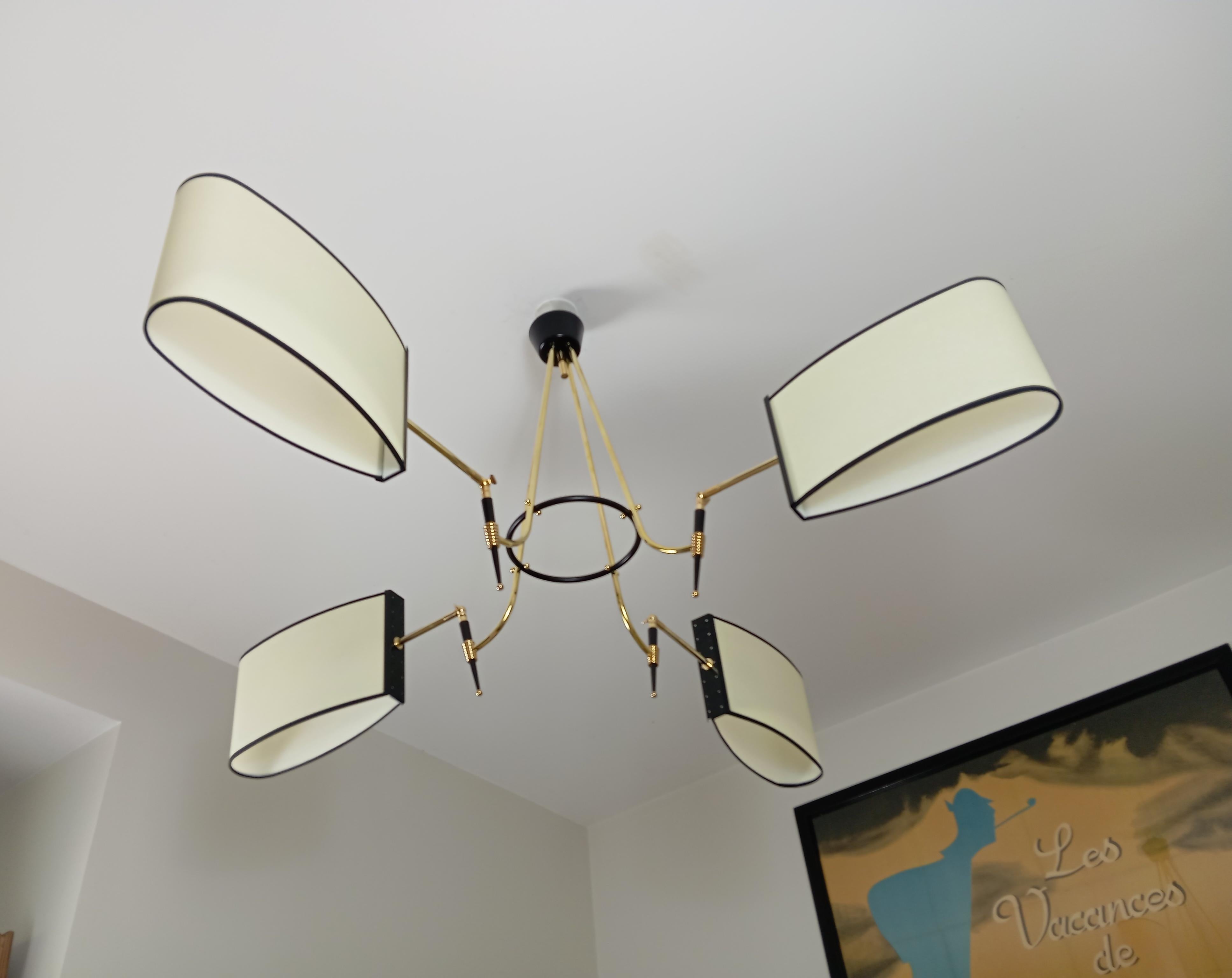 Lampadario in ottone a 4 bracci, Maison Lunel circa 1950 in vendita 2