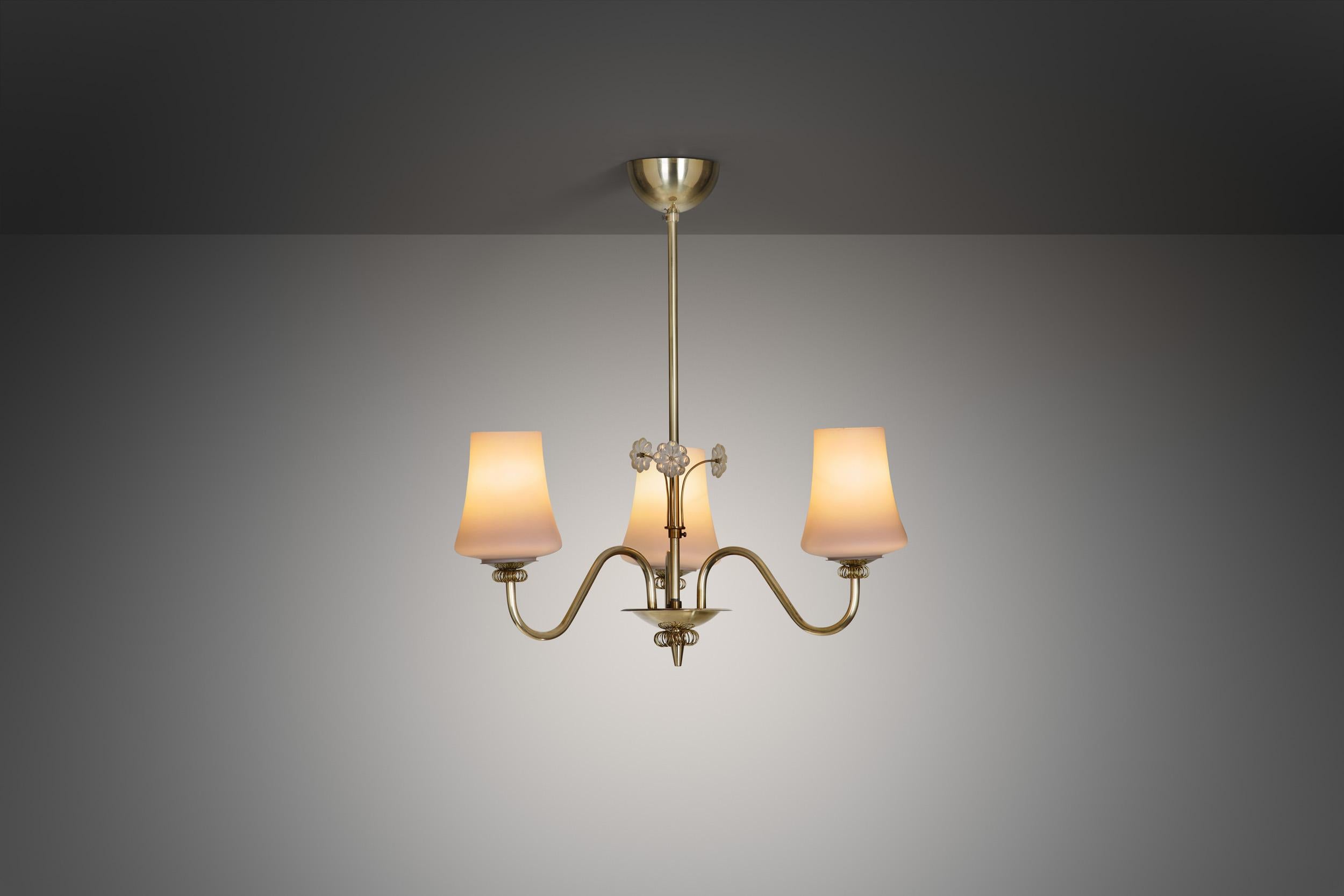 Itsu, short for Itä-Suomen Sähkö (eng. Eastern Finland Electricity), was a small, lesser-known manufacturer that produced characteristic models in small quantities. Itsu stands as a beacon of innovation in mid-century modern design. This lamp