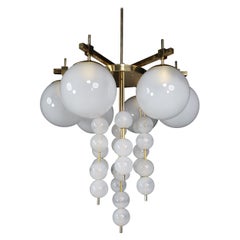 Lustre en laiton avec globes en verre dépoli, République tchèque, années 1950