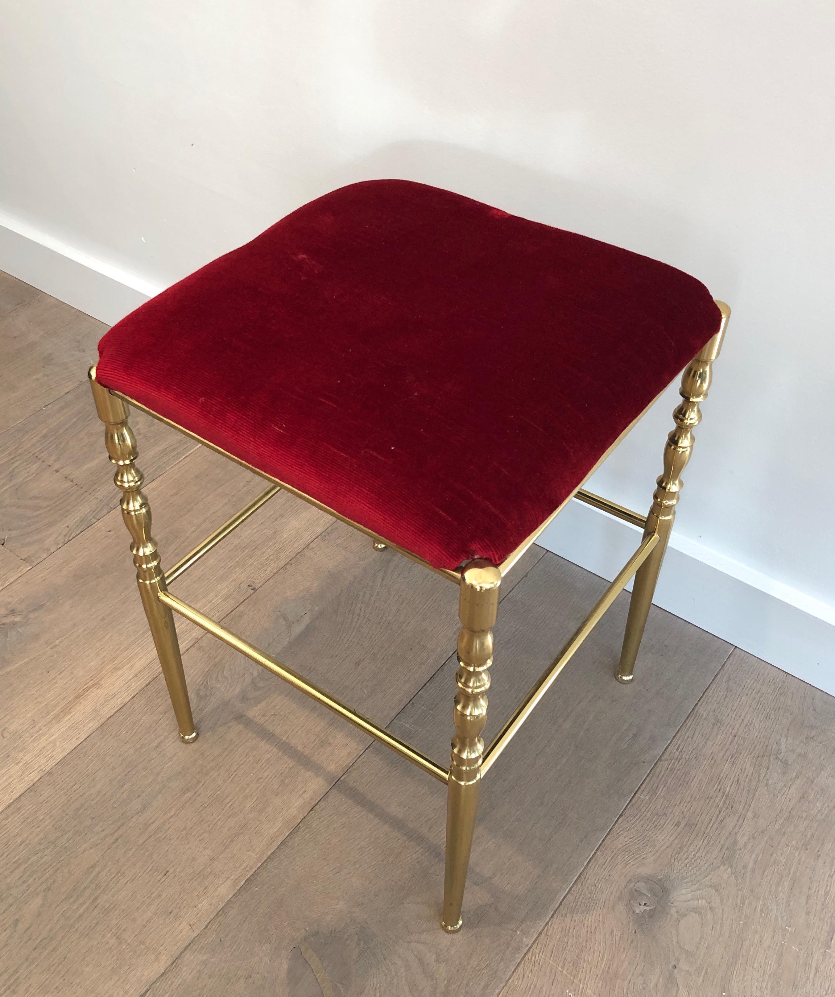 Sedia e sgabello Chiavari in ottone, sedili rivestiti in velluto verde. Lavoro italiano. in vendita 10