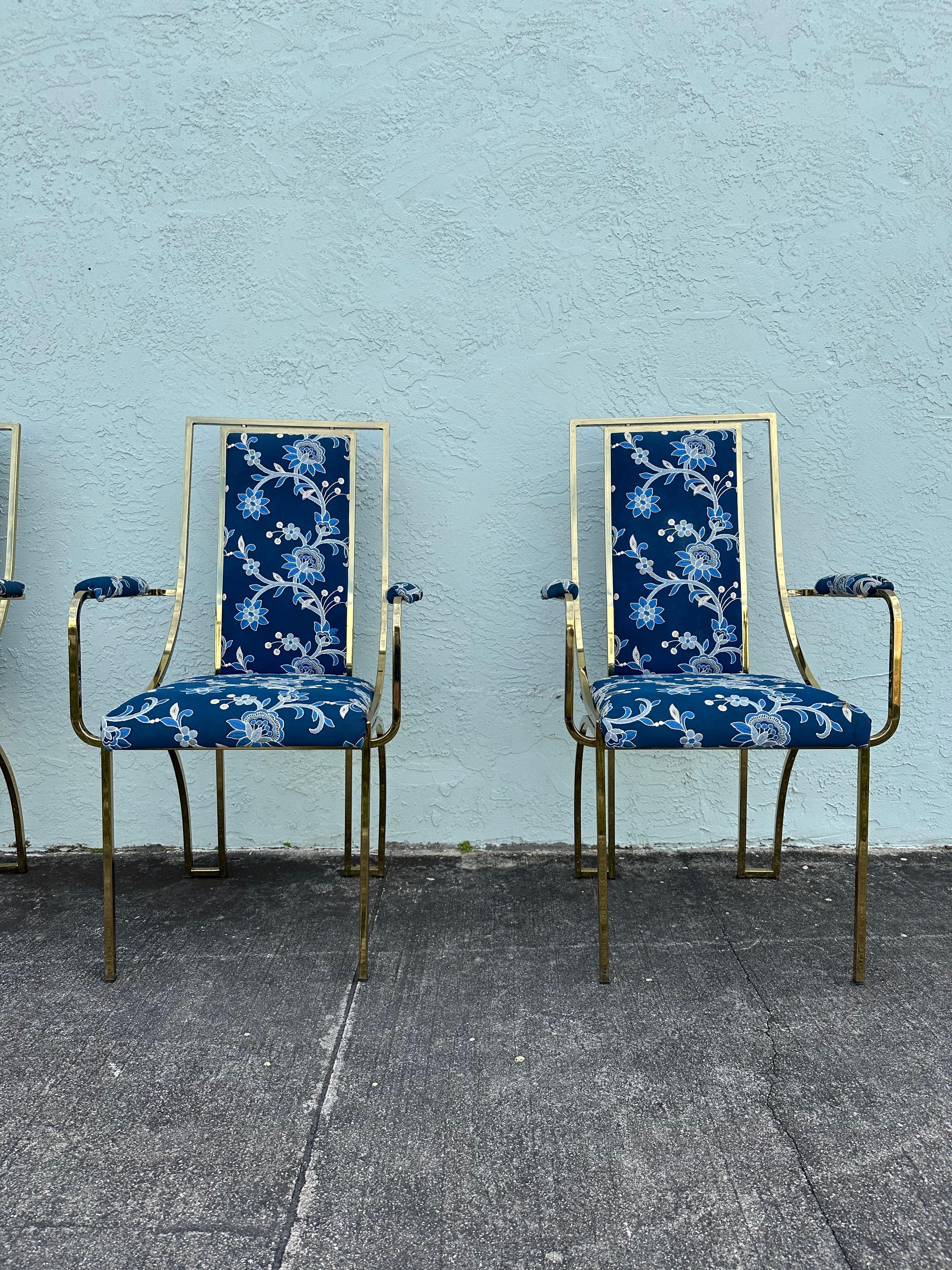Sedie da pranzo floreali in ottone blu e bianco attribuite a Milo Baughman in vendita 1