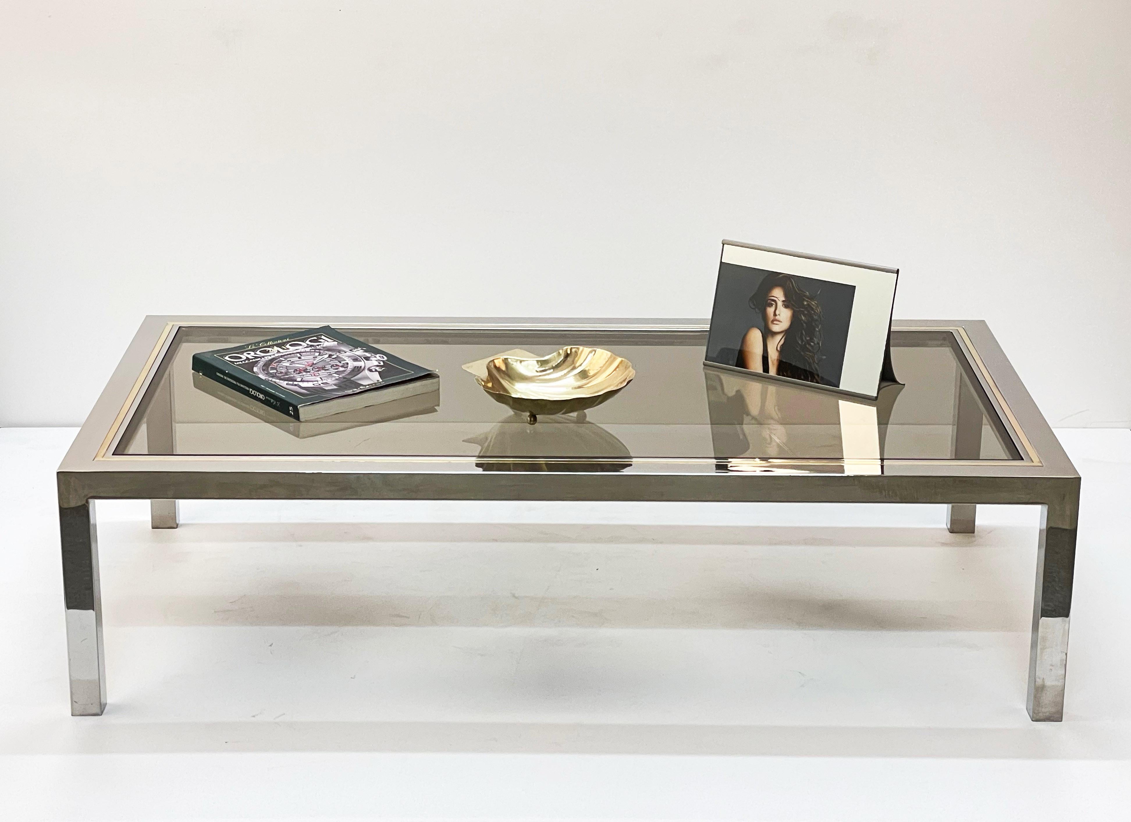 Rechteckiger italienischer Couchtisch aus Messing, Chrom und Glas nach Romeo Rega, 1970er Jahre im Angebot 9