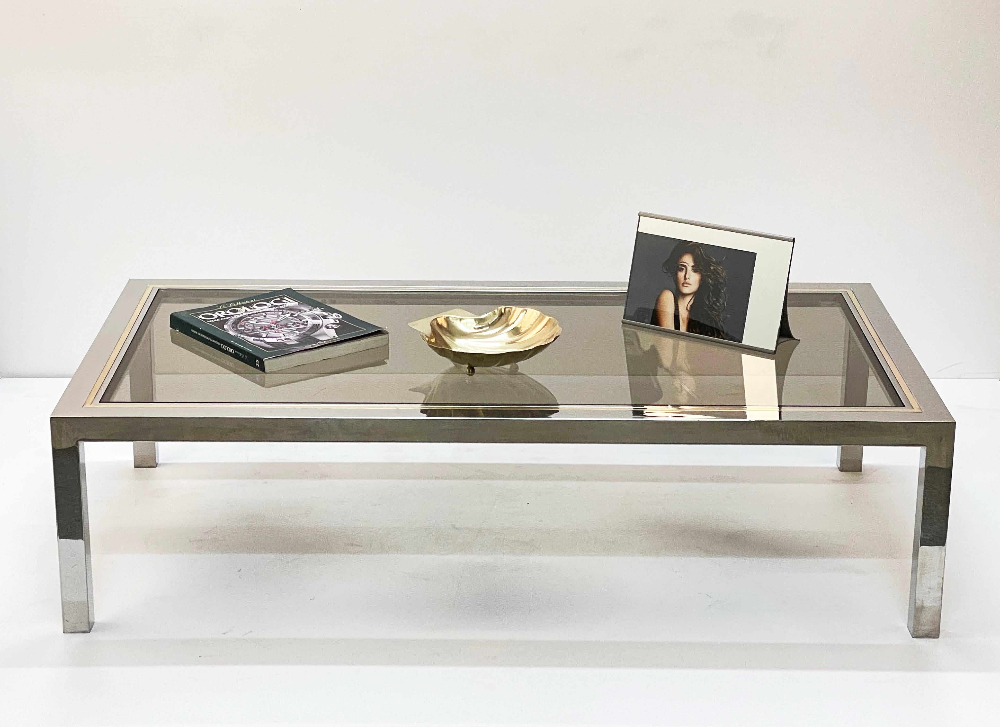 Table basse italienne rectangulaire en laiton, chrome et verre d'après Romeo Rega, 1970 en vente 12