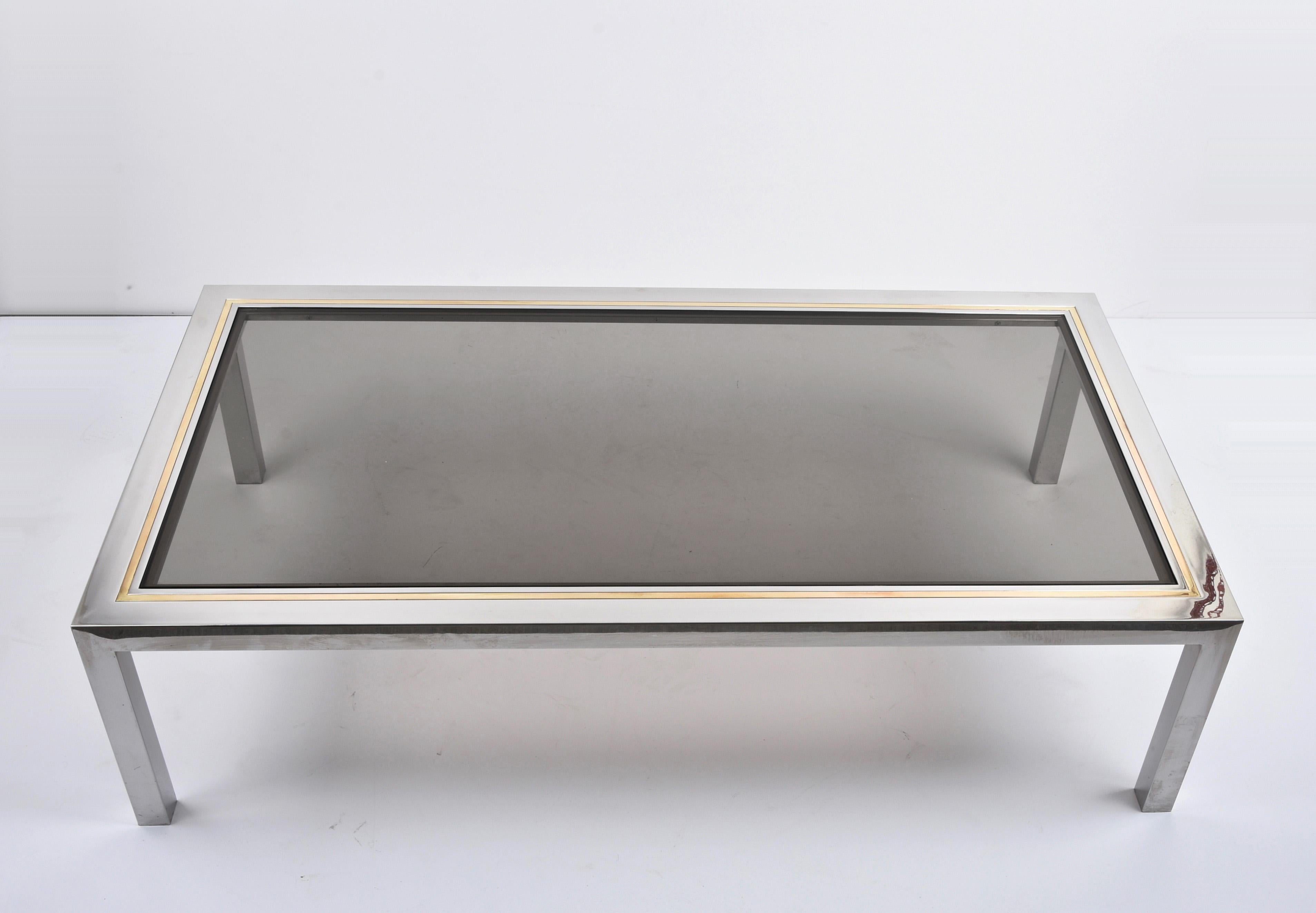 Fin du 20e siècle Table basse italienne rectangulaire en laiton, chrome et verre d'après Romeo Rega, 1970 en vente