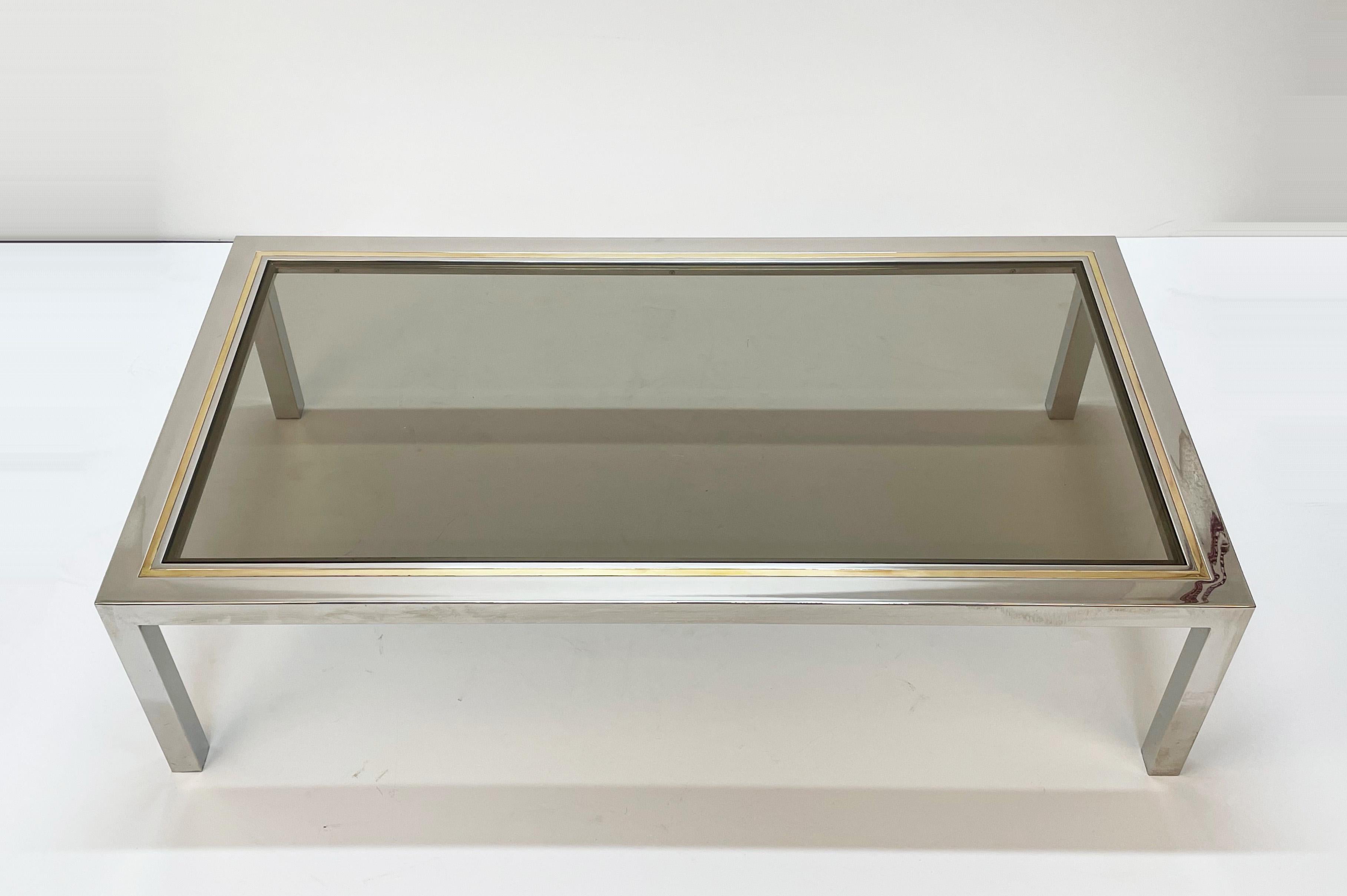 Table basse italienne rectangulaire en laiton, chrome et verre d'après Romeo Rega, 1970 en vente 2