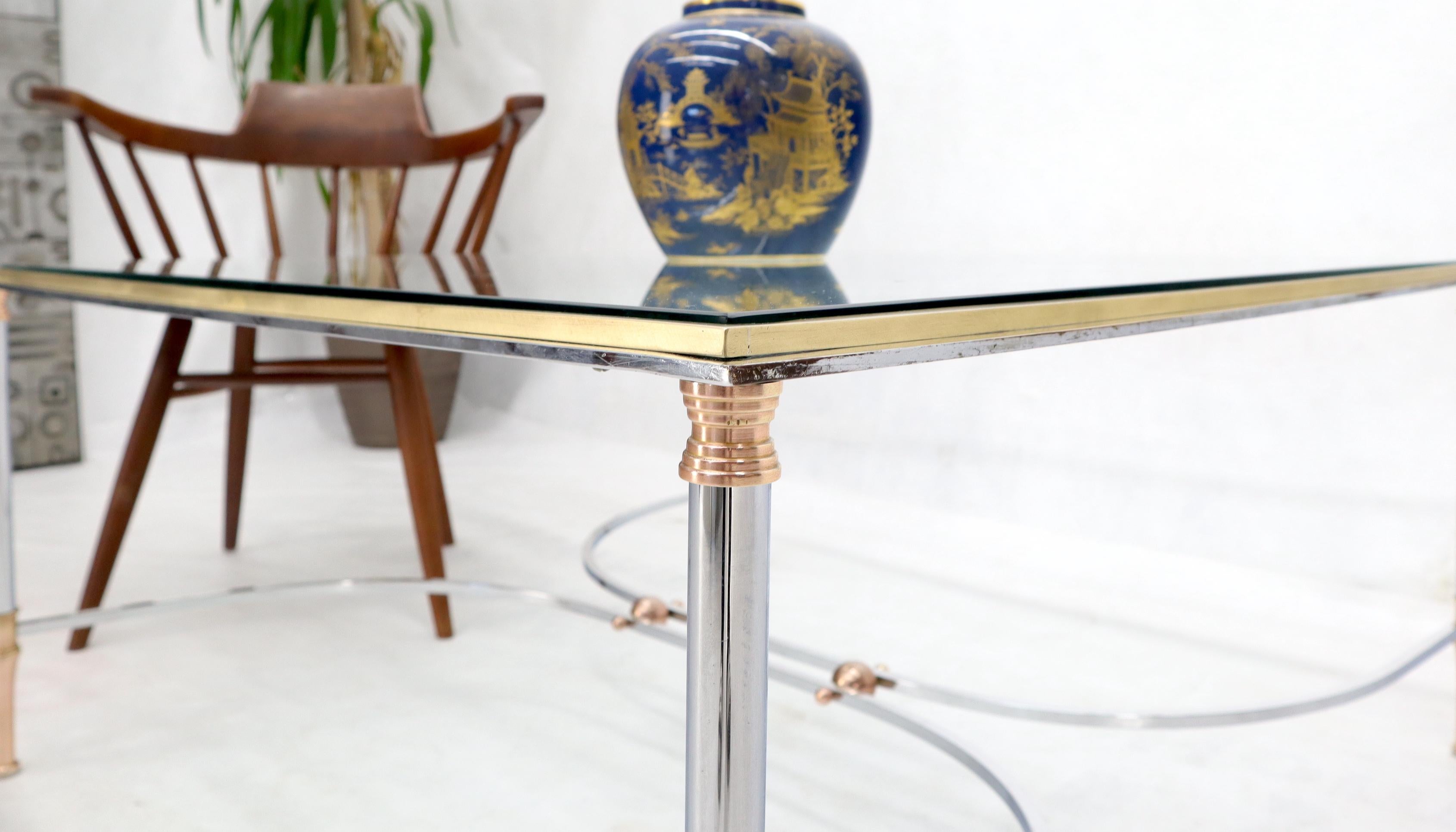 20ième siècle Table basse carrée en laiton, chrome, verre et cuivre Atr. à Jansen en vente