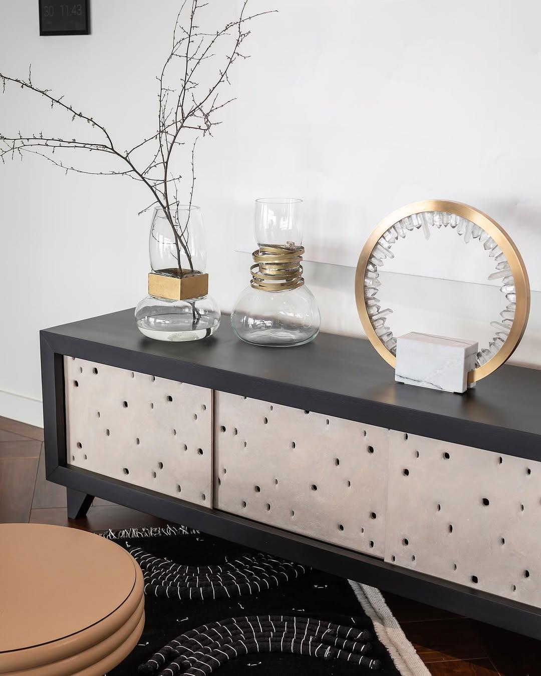 Lampada da tavolo in ottone Circle Natural Uncut Crystal Marble di Christopher Boots in vendita 5